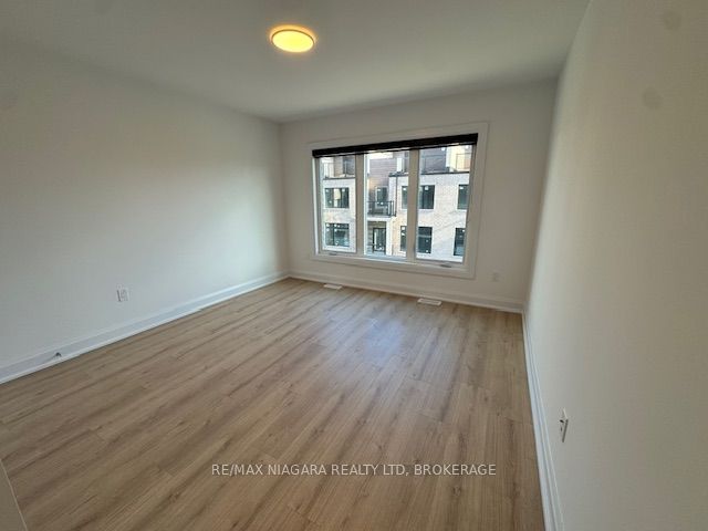 292 Vine Street 31 Property Photo 5
