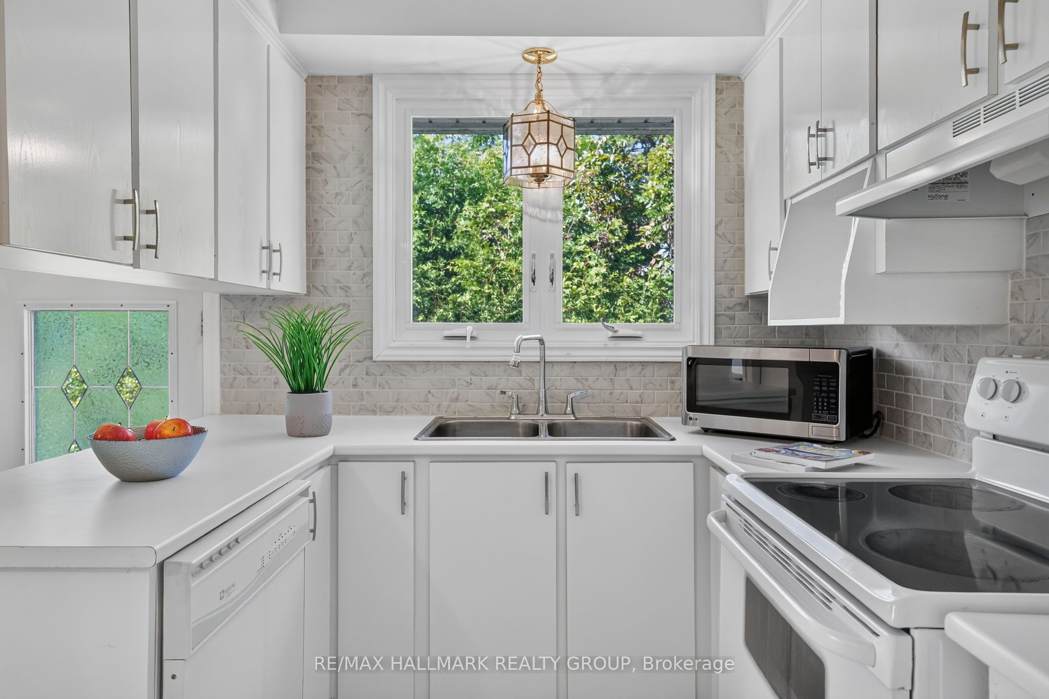 157 Lacroix Avenue Property Photo 9