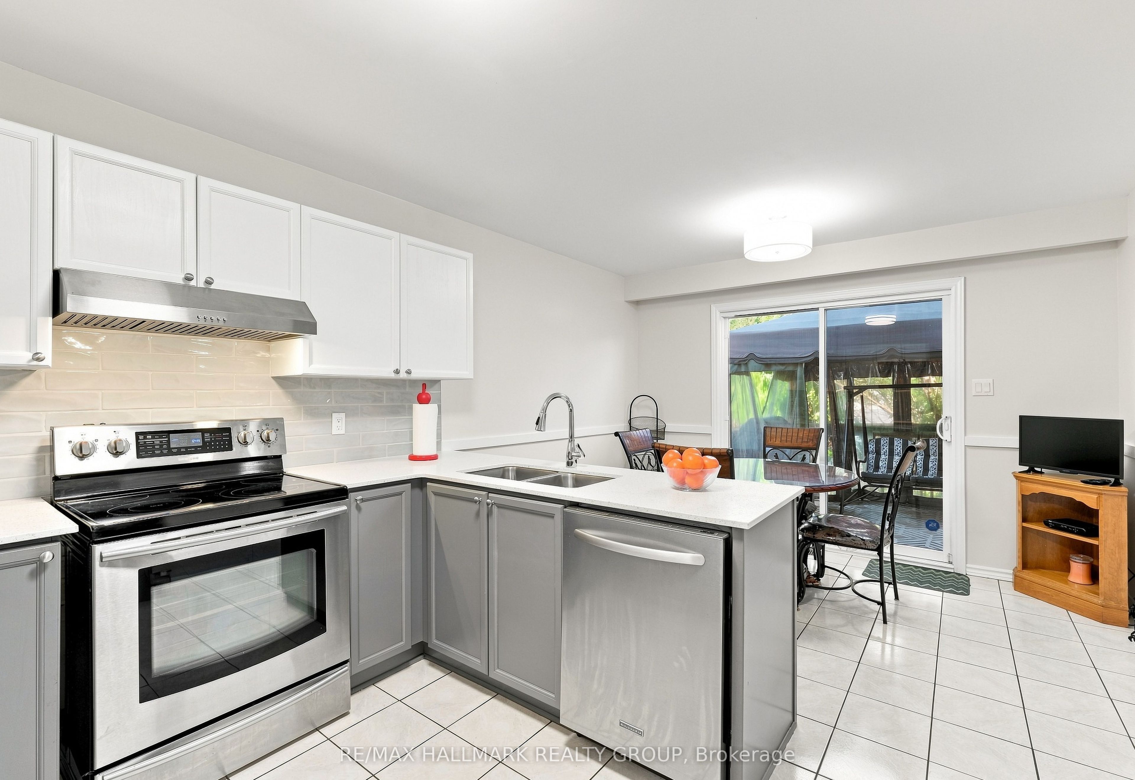 609 Tourelle Drive Property Photo 12