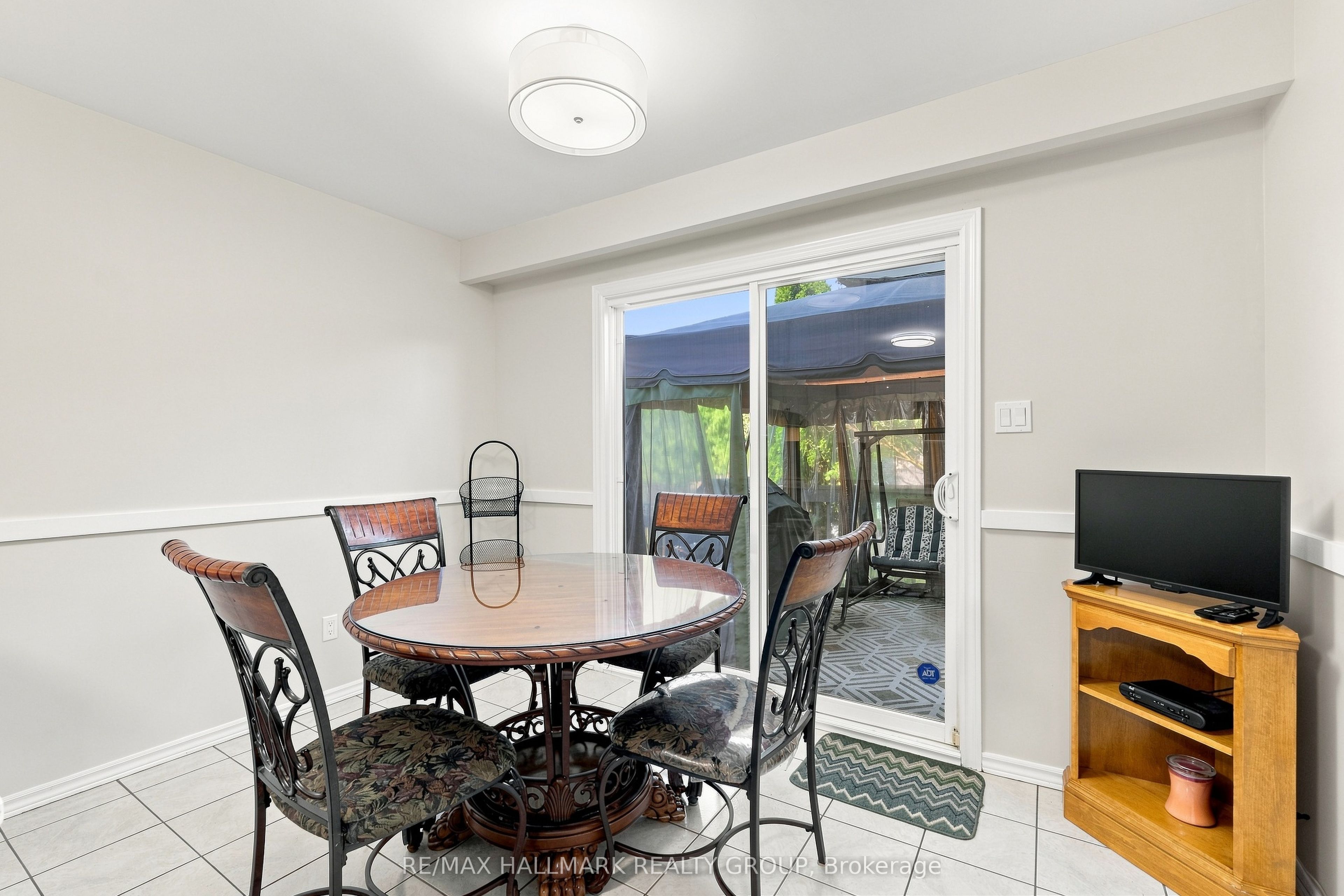 609 Tourelle Drive Property Photo 13