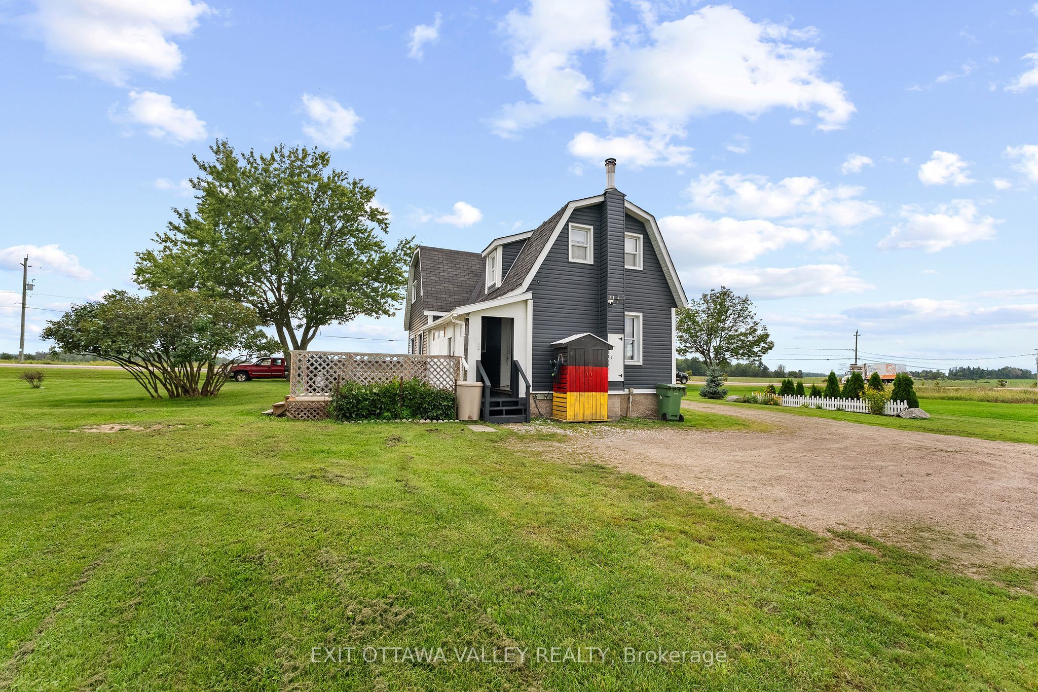 38922 41 Highway Property Photo 3