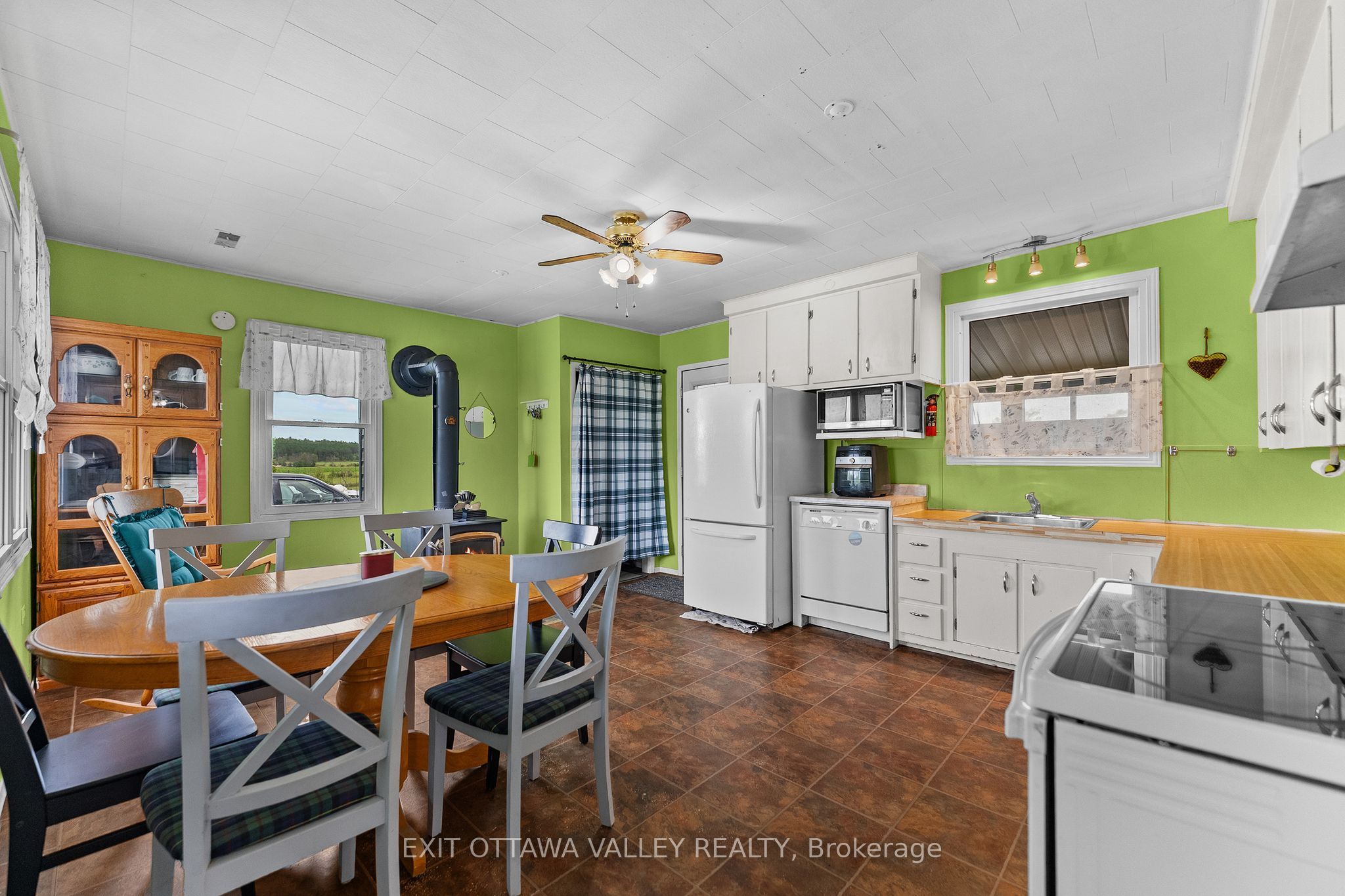 38922 41 Highway Property Photo 9