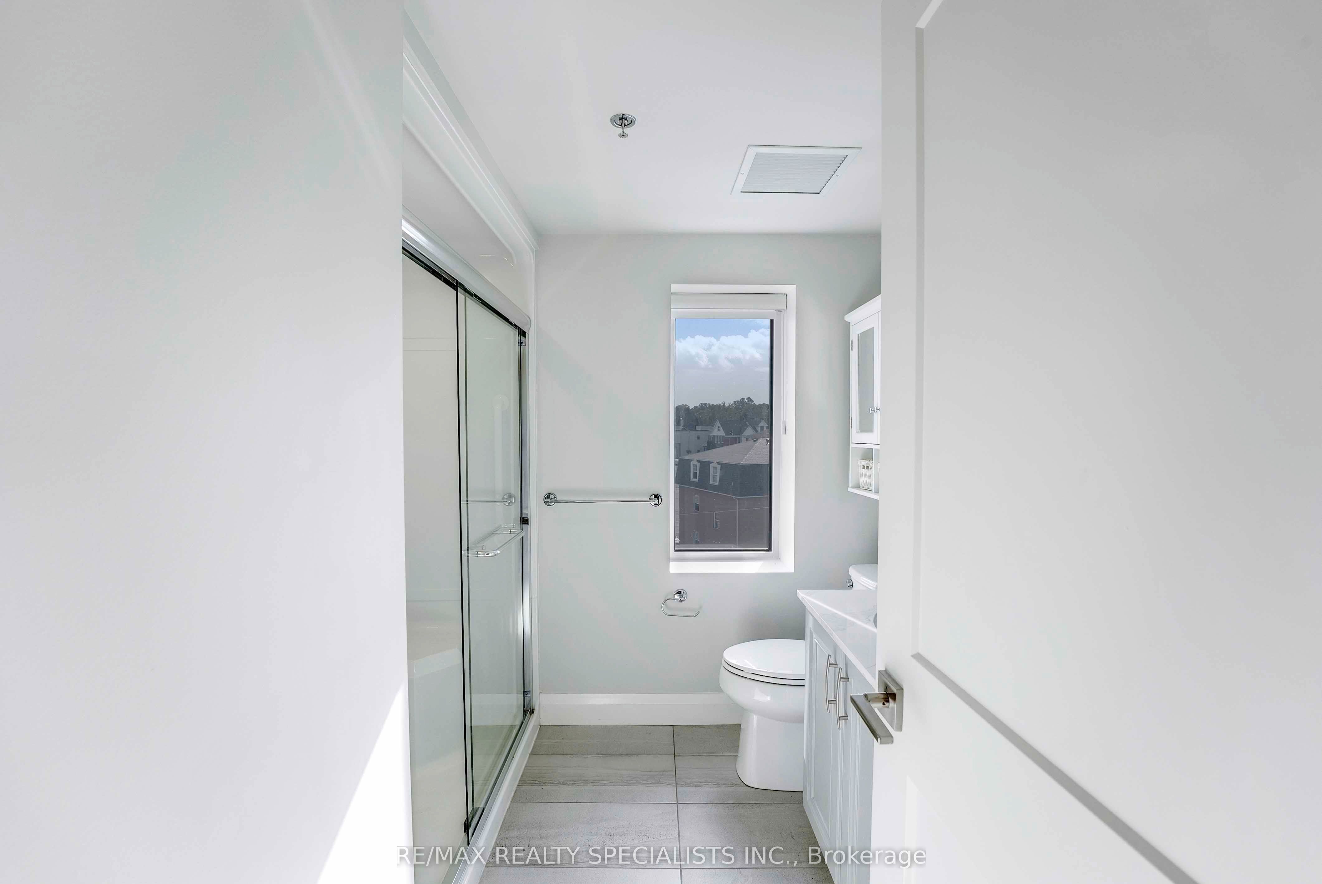 5698 Main Street 705 Property Photo 14
