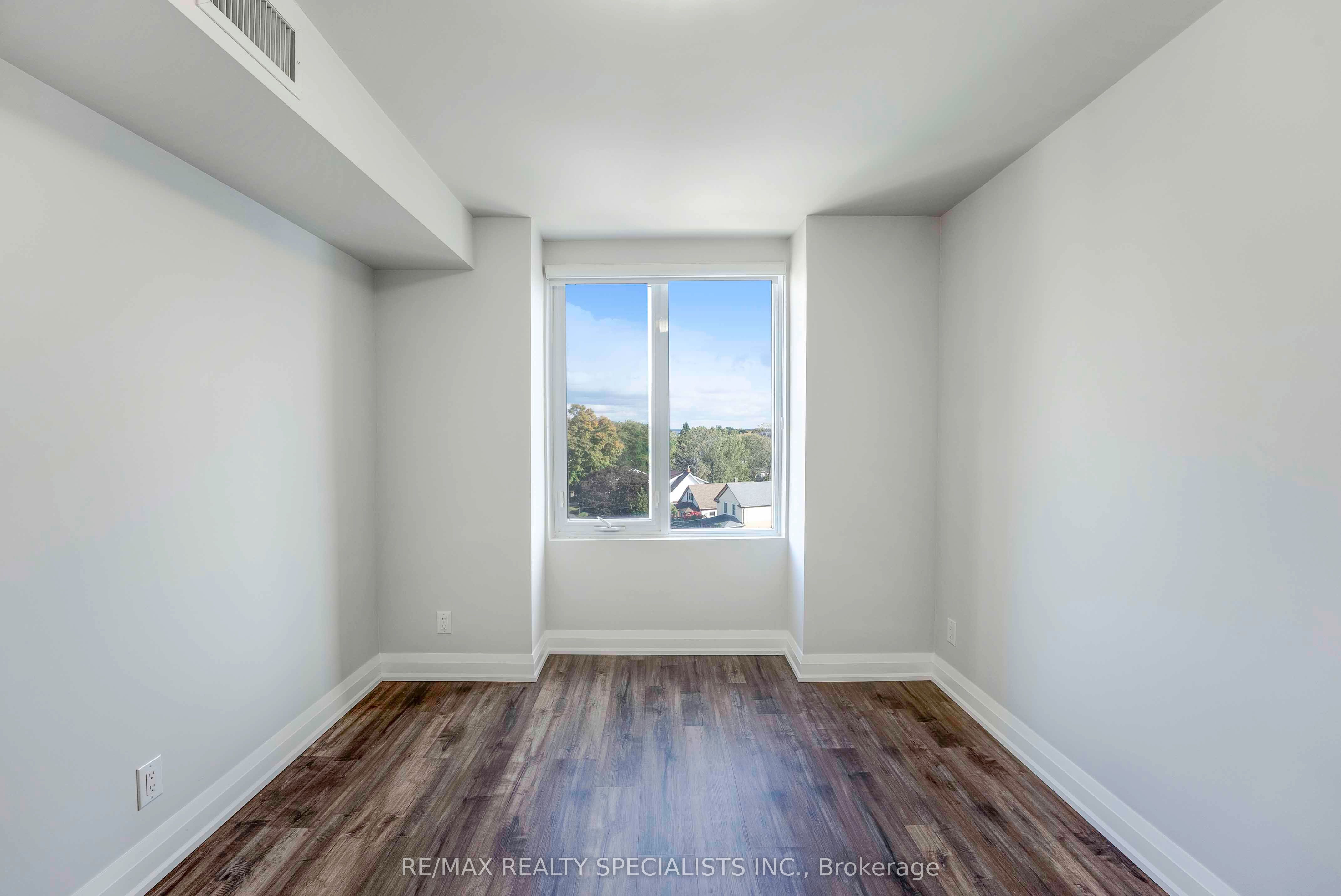 5698 Main Street 705 Property Photo 16