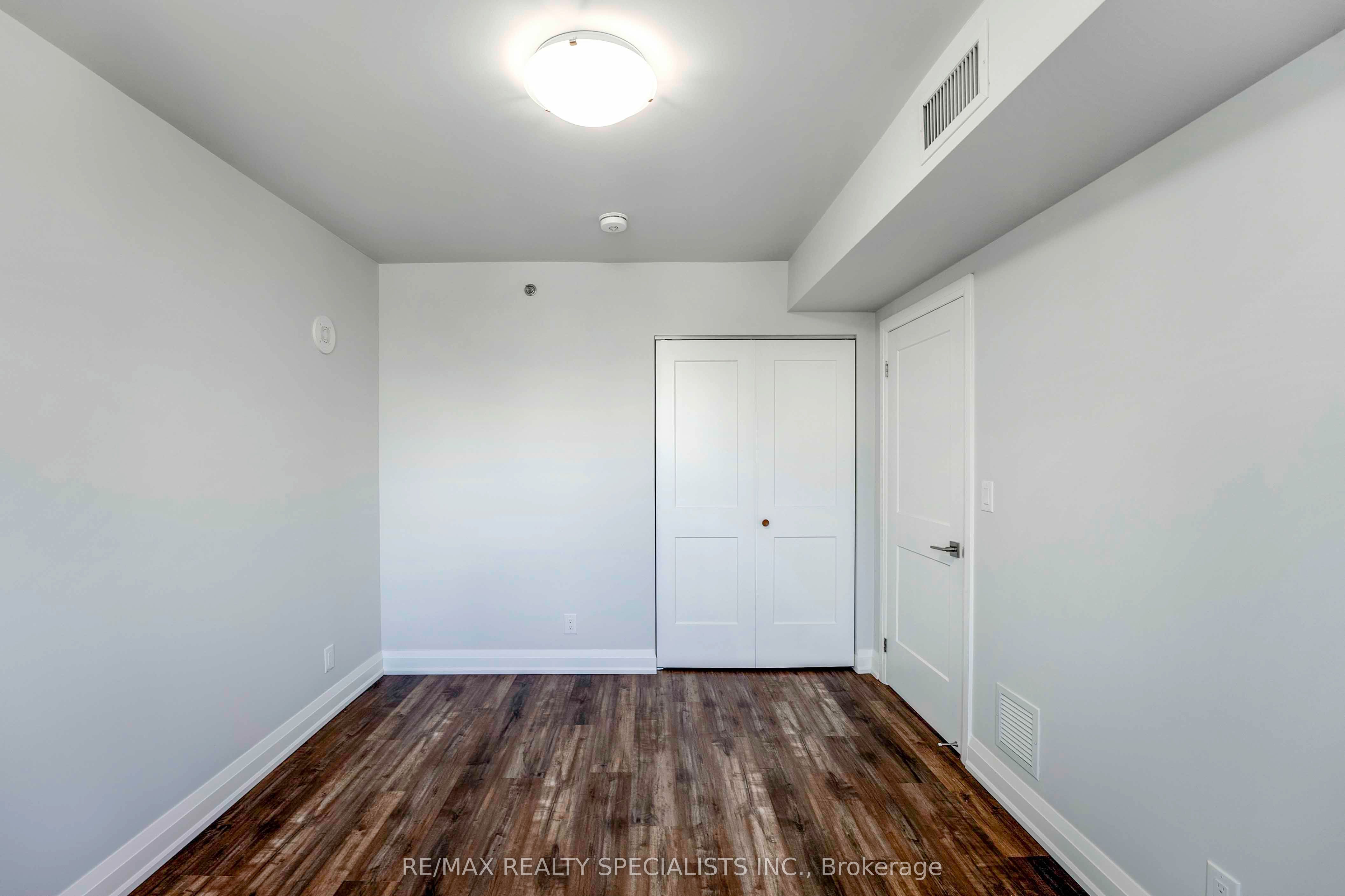 5698 Main Street 705 Property Photo 17