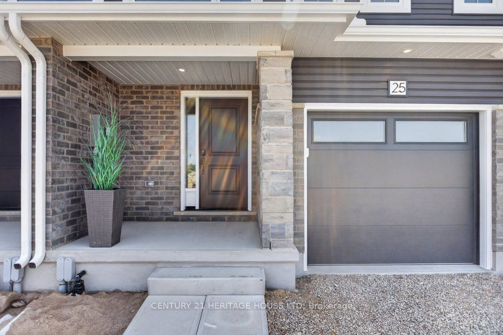25 Kiln Lane E Property Photo 2