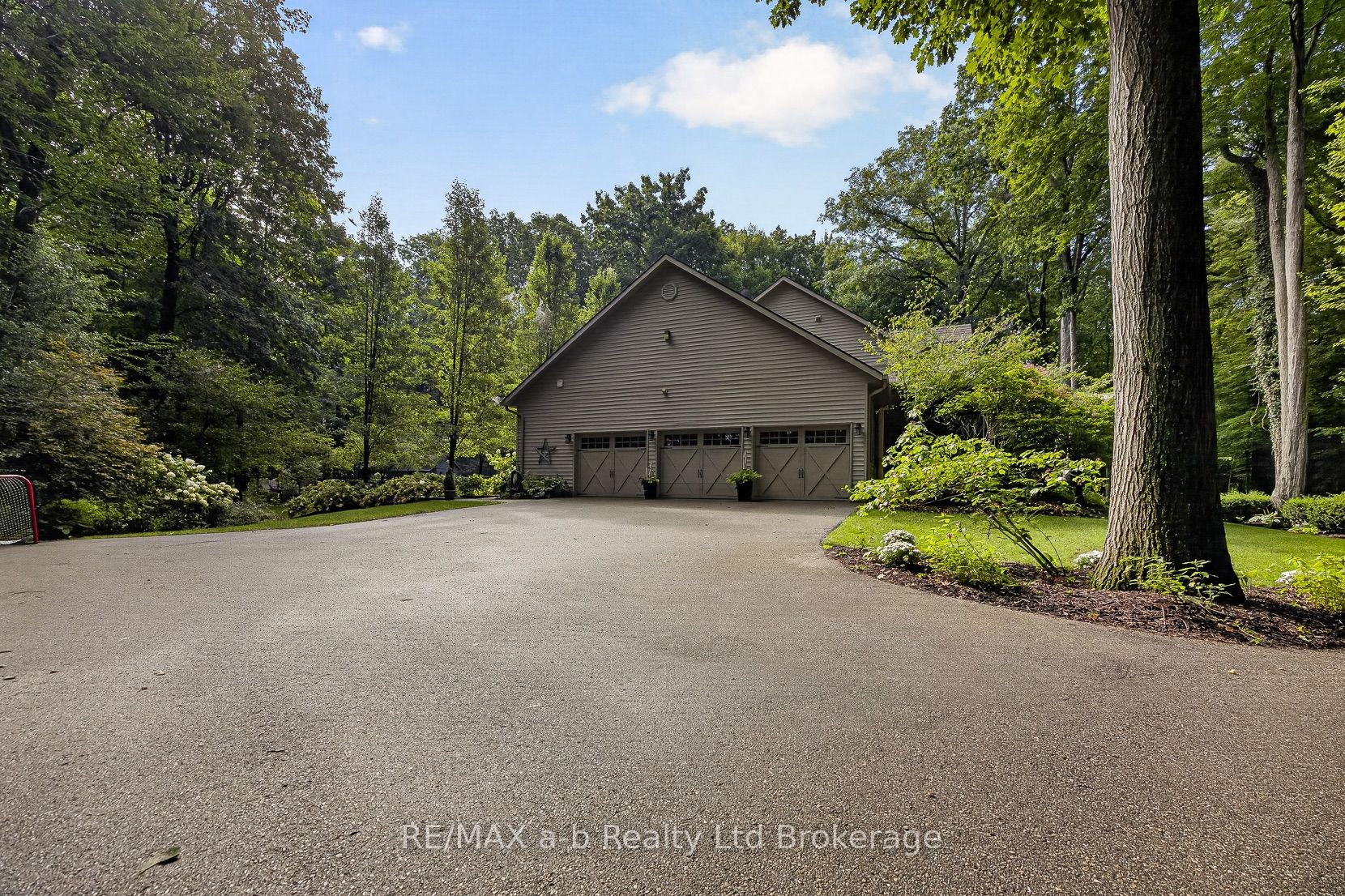 9741 Coyle Road Property Photo 3