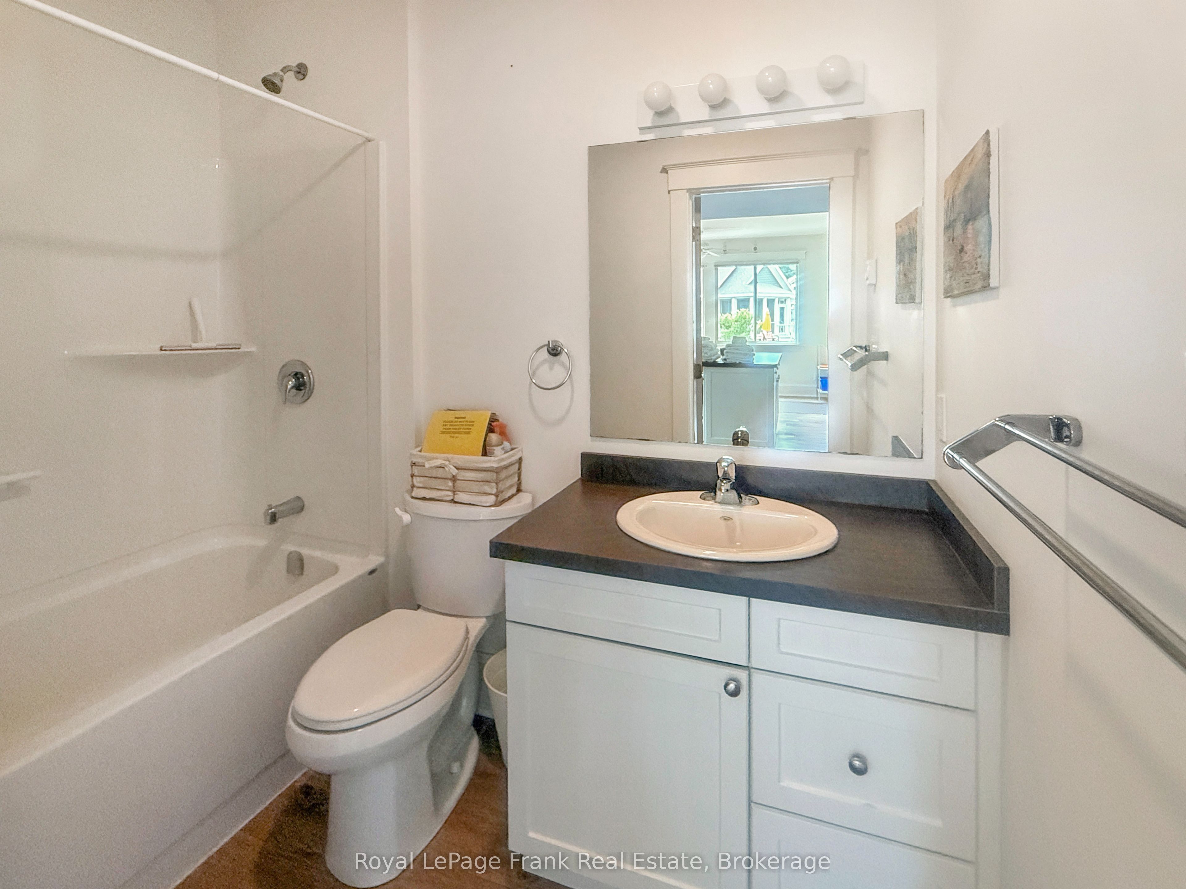 11 Hollow Lane 219 Property Photo 18