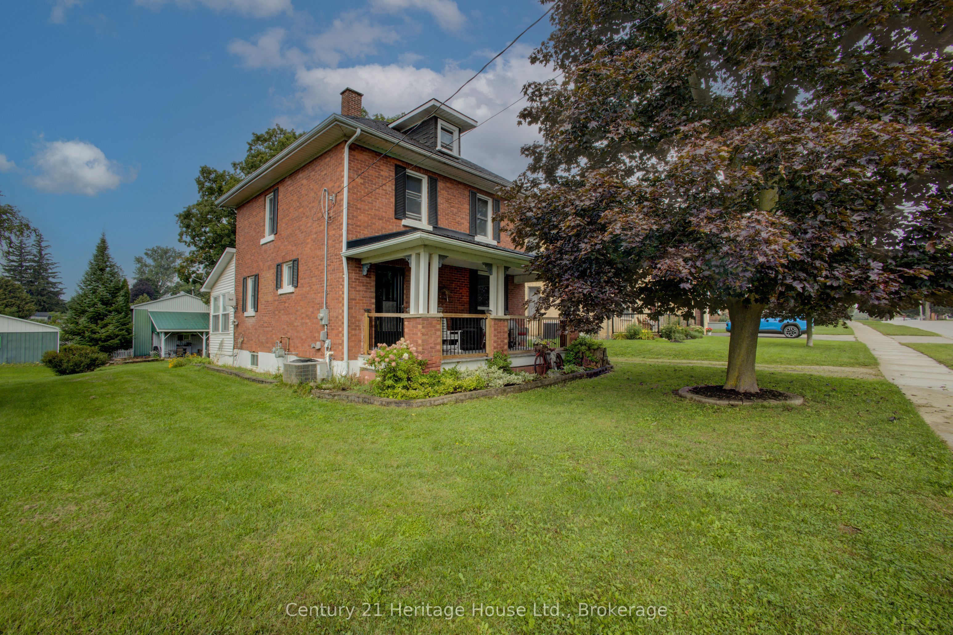 180 Bruce Street S Property Photo 1