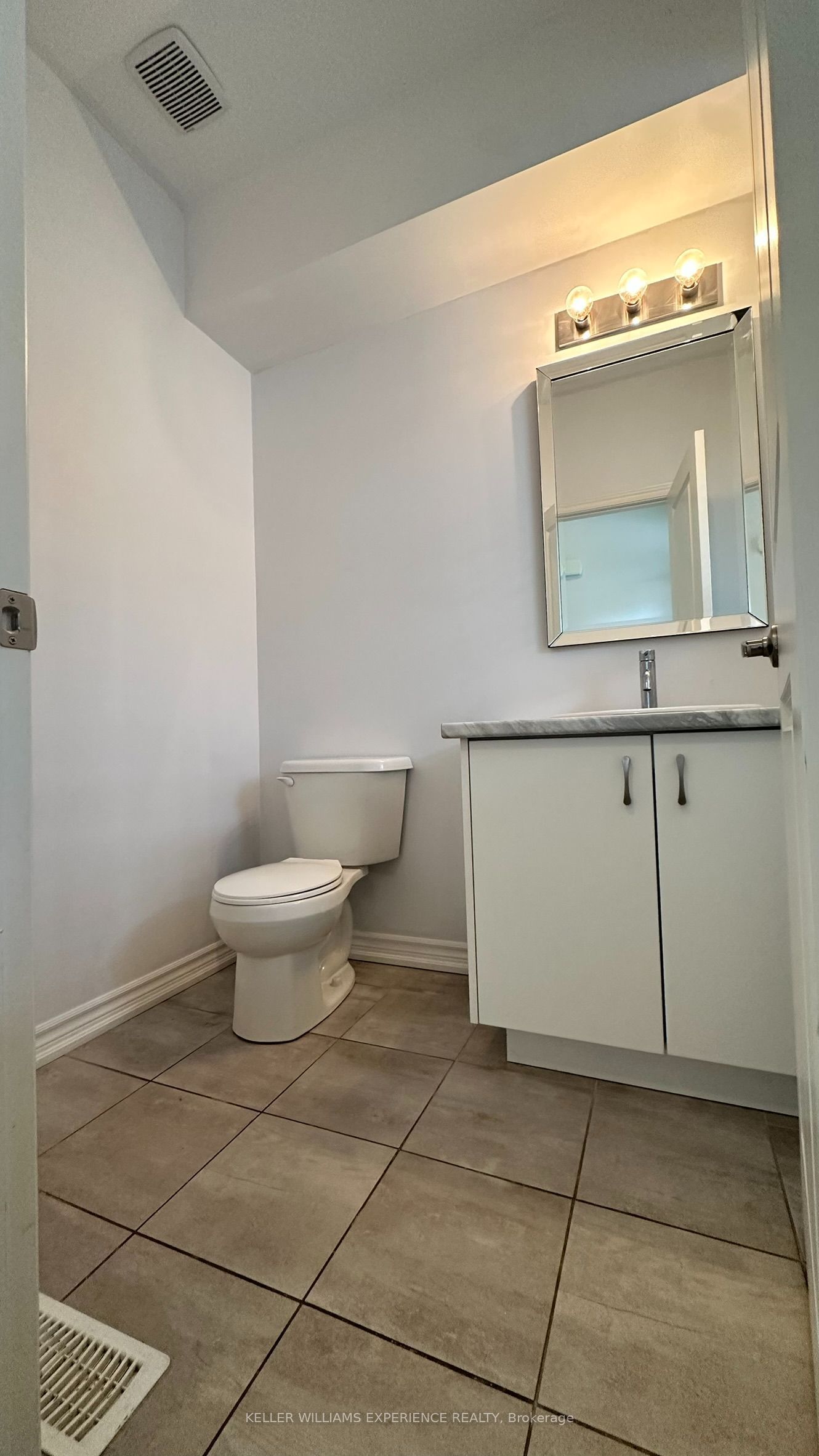 104 Addison Street Property Photo 3
