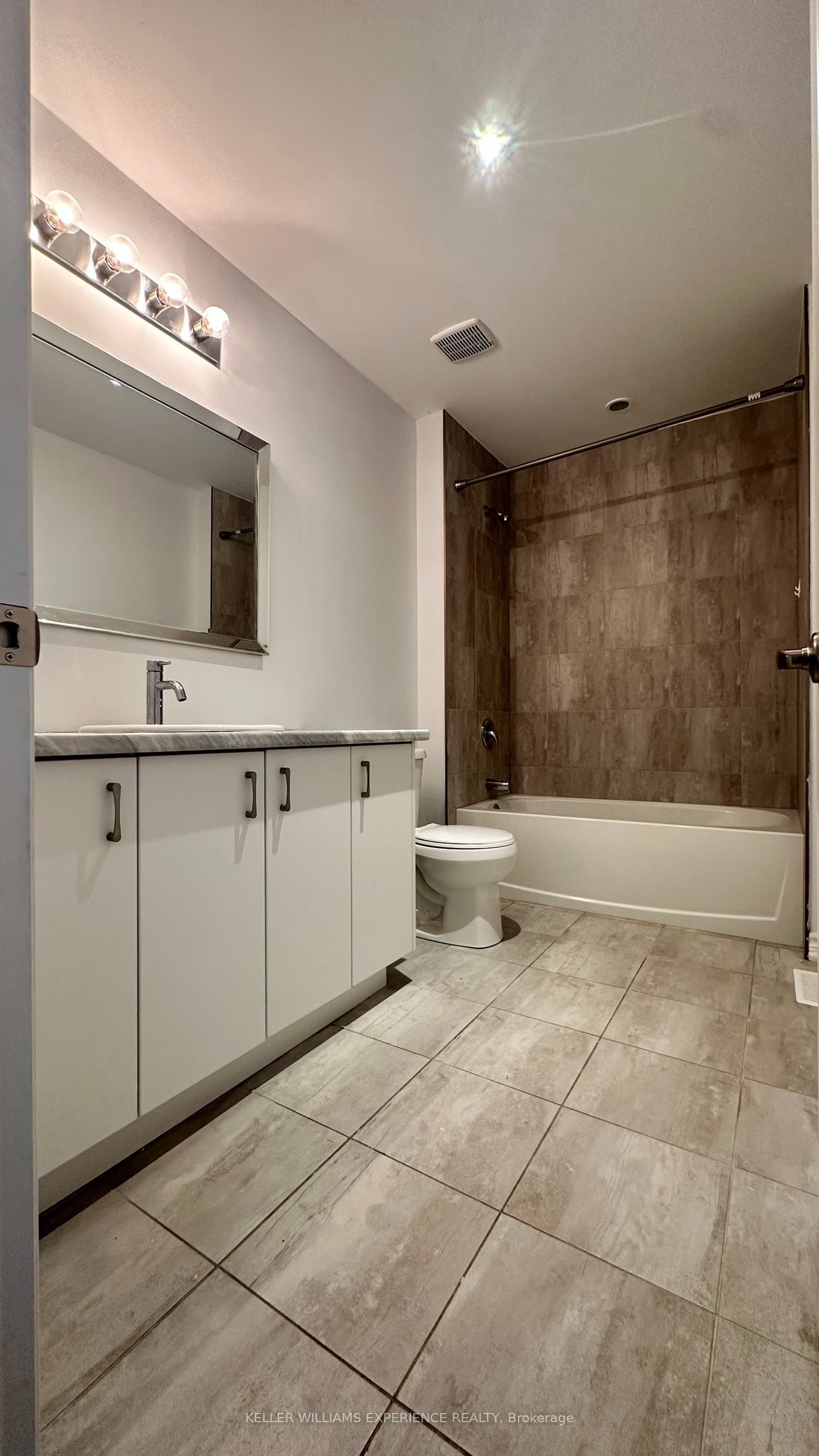 104 Addison Street Property Photo 15