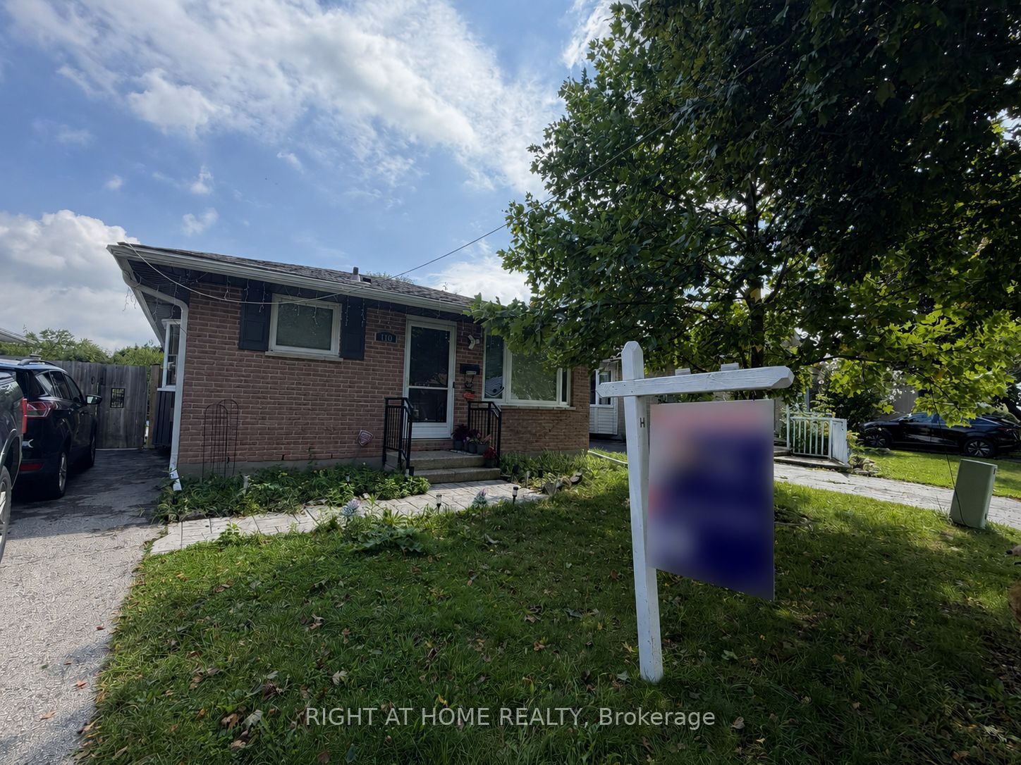 110 MURIEL Crescent Property Photo 1