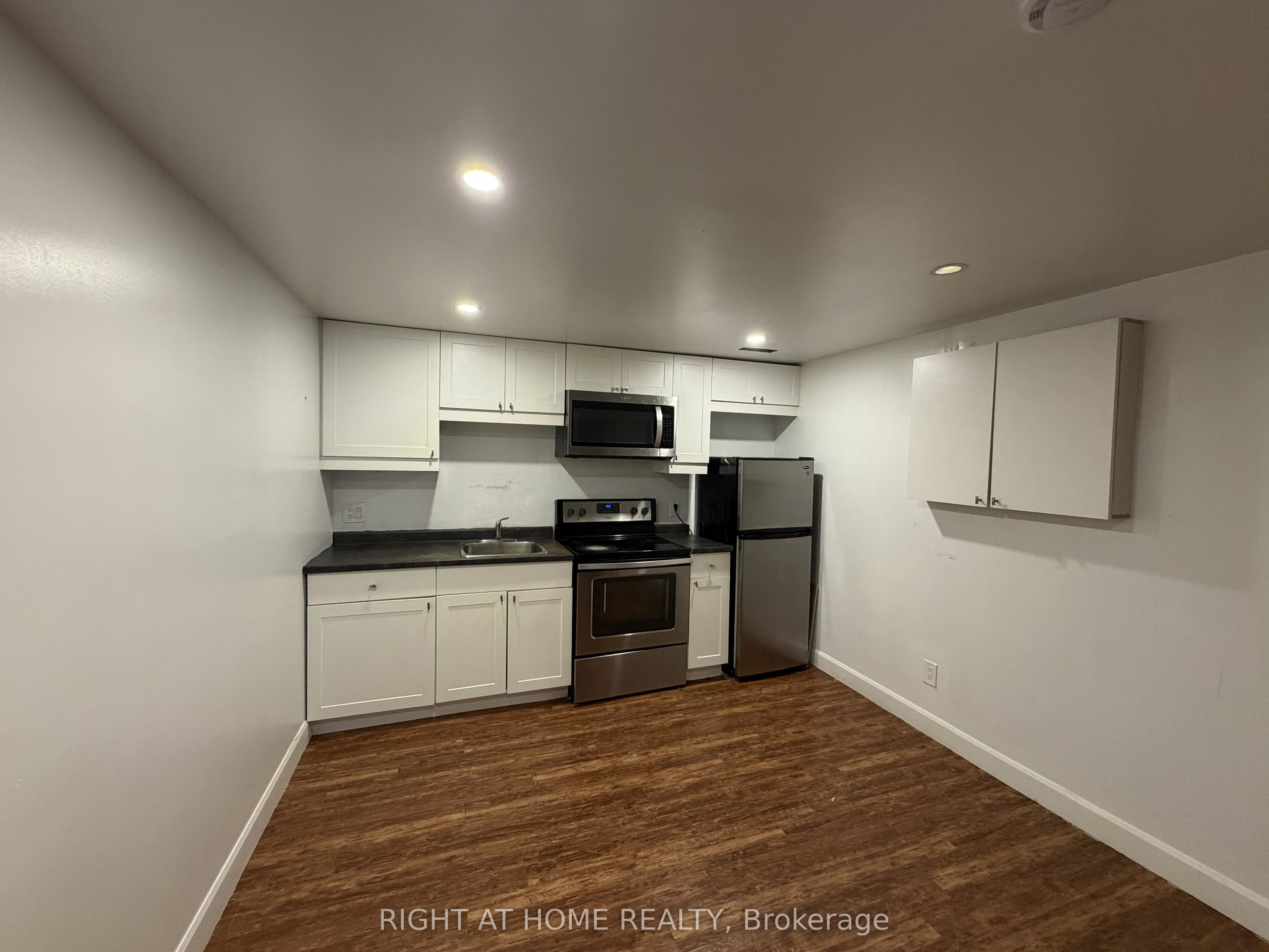 110 Muriel Crescent Property Photo 6