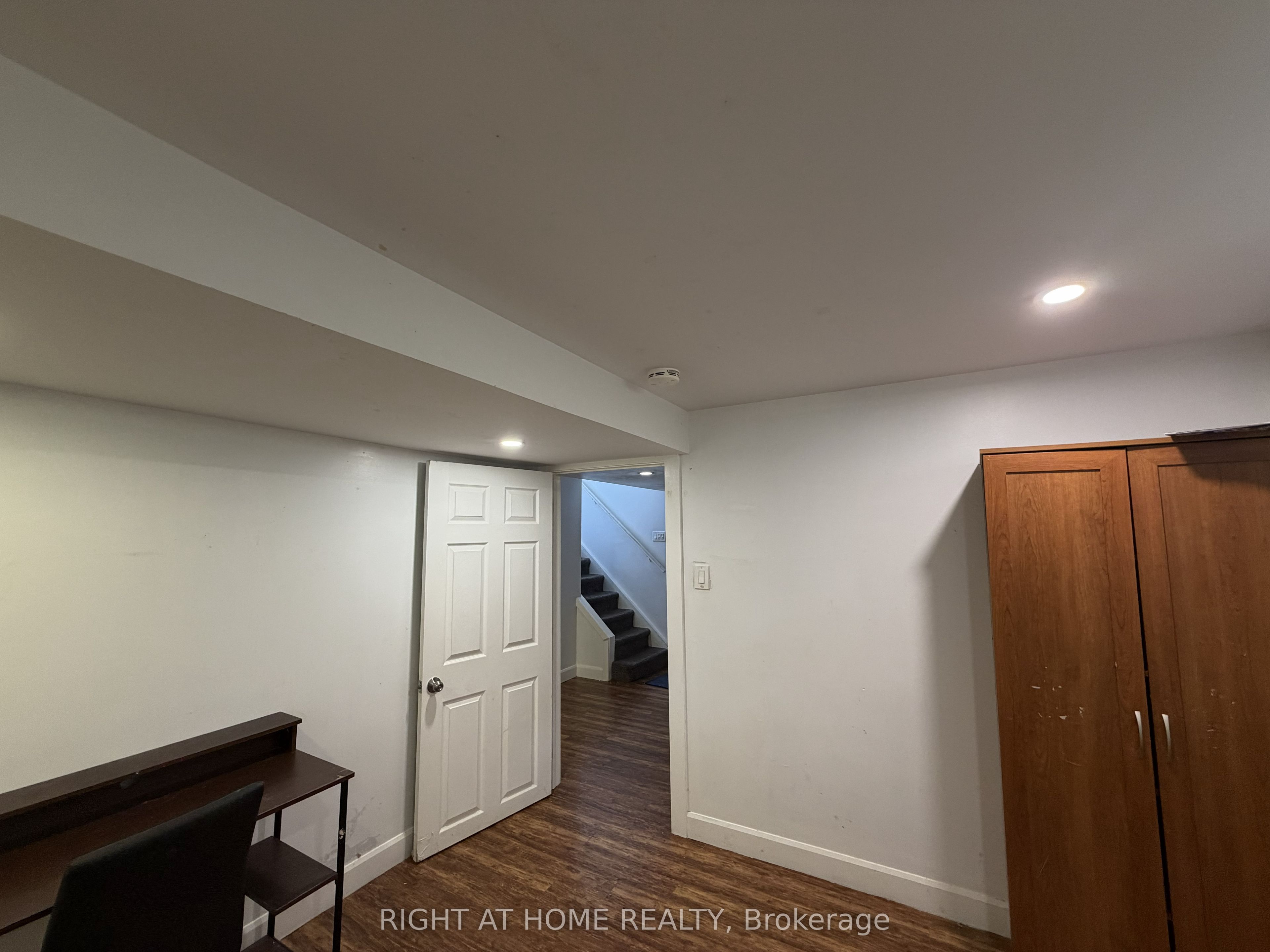 110 Muriel Crescent Property Photo 9