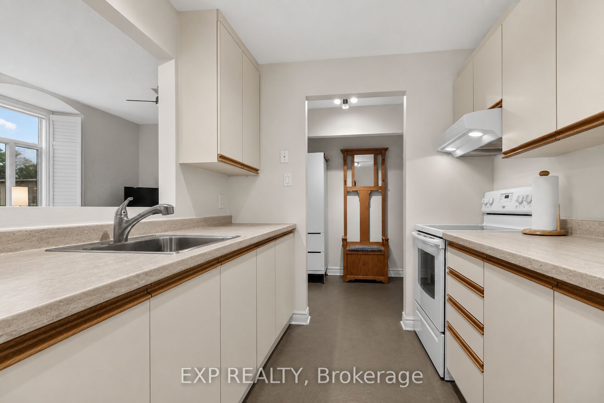 1 Rosamond Street E 405 Property Photo 6