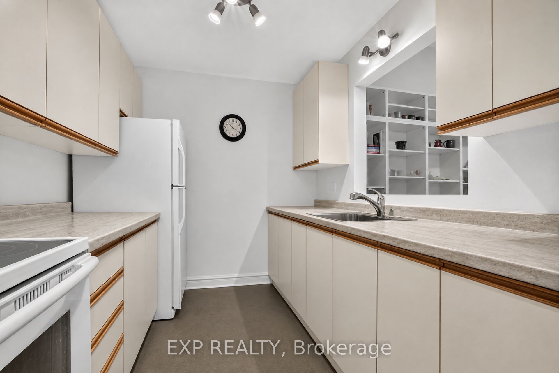 1 Rosamond Street E 405 Property Photo 8