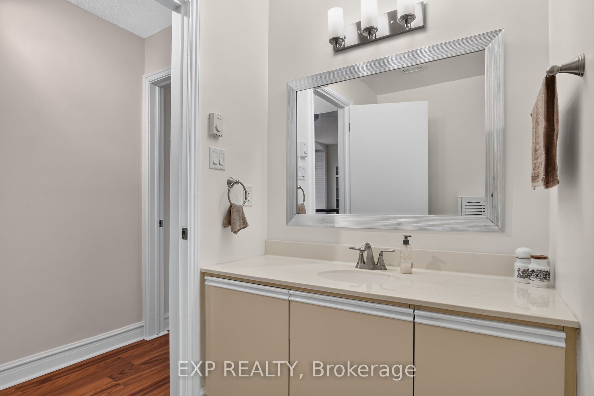 1 Rosamond Street E 405 Property Photo 27