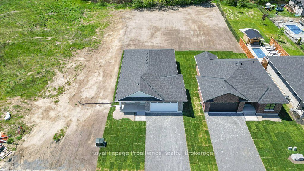 10 Dunmor Street Property Photo 36