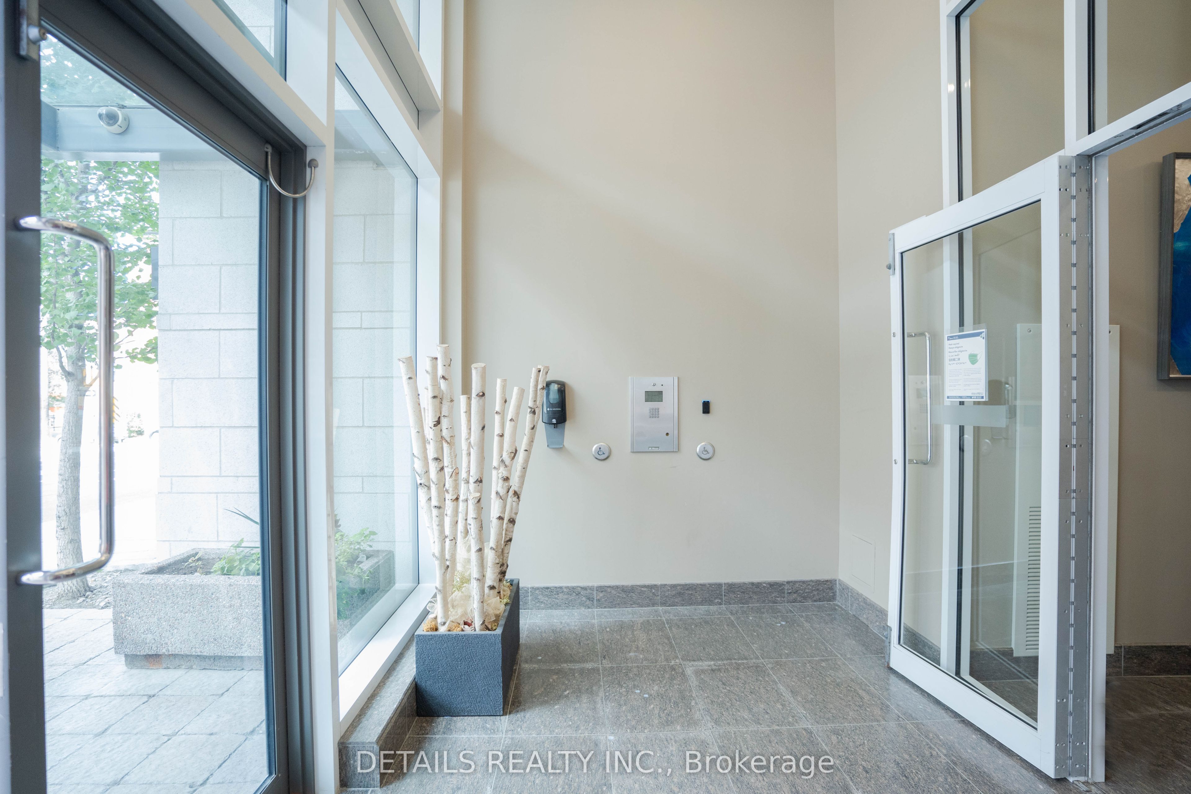238 Besserer Street 607 Property Photo 2