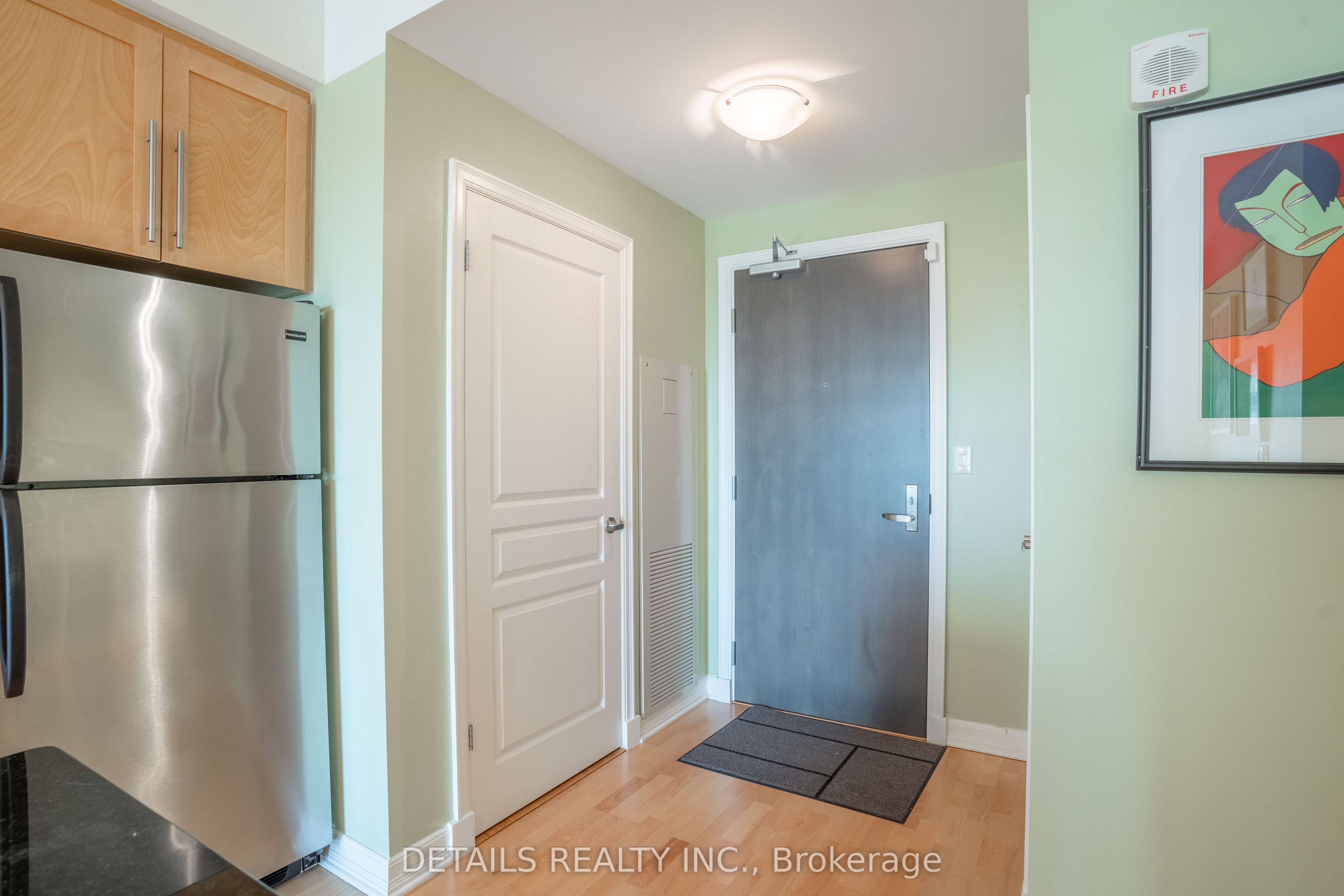 238 Besserer Street 607 Property Photo 5