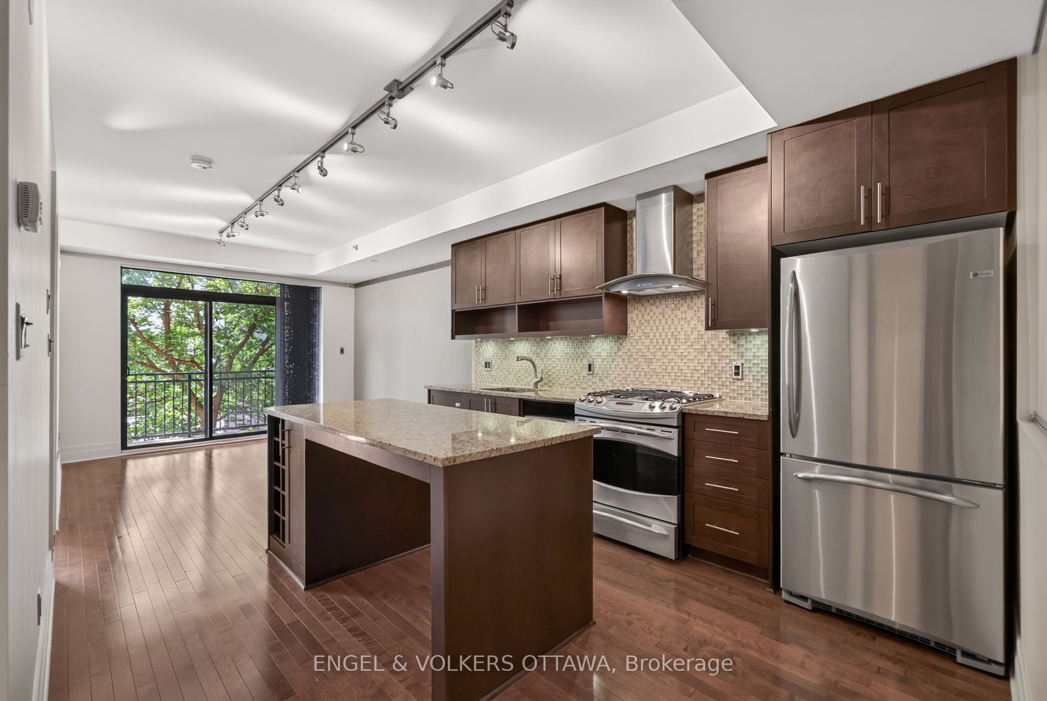 808 Bronson Avenue 209 Property Photo 6