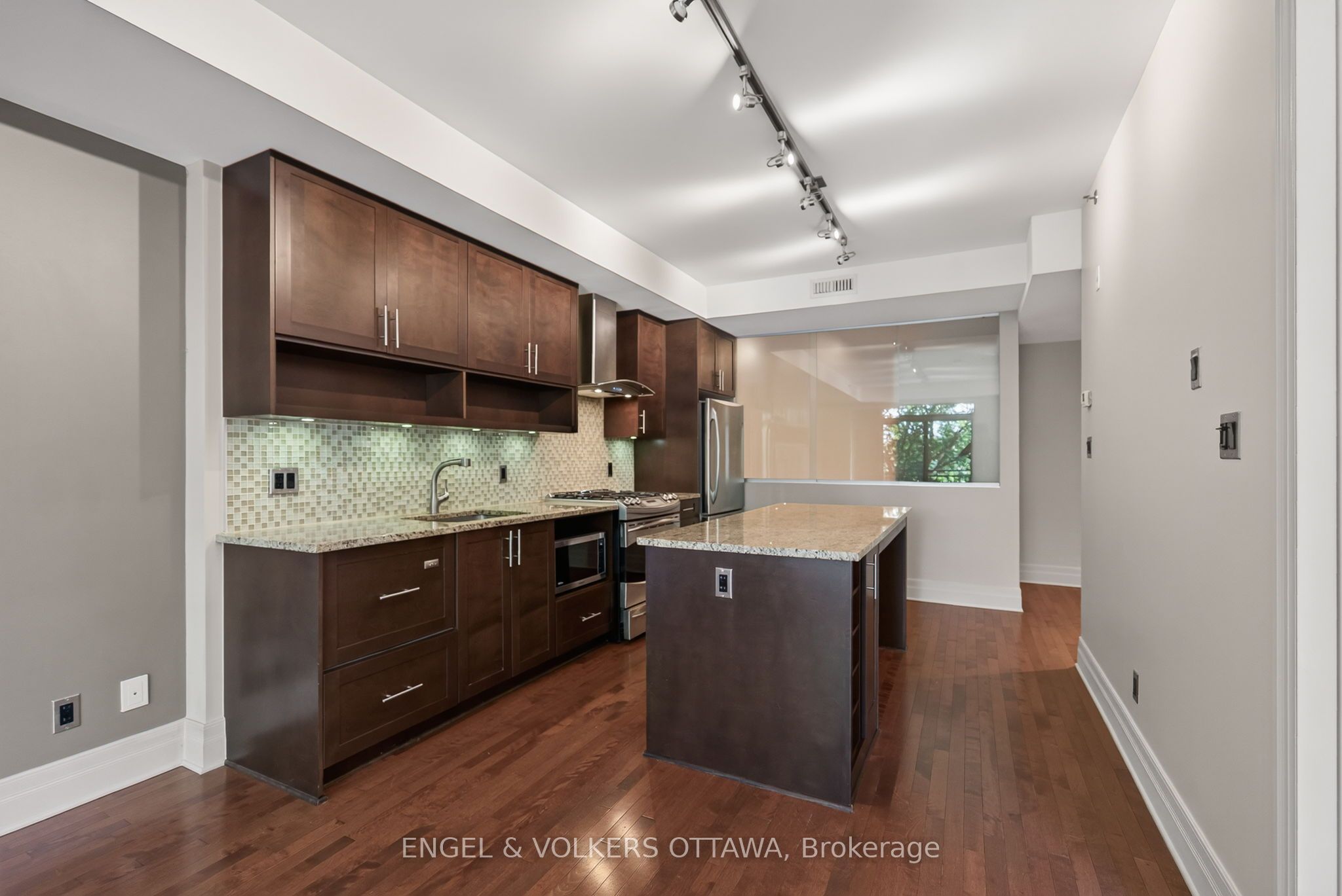 808 Bronson Avenue 209 Property Photo 8