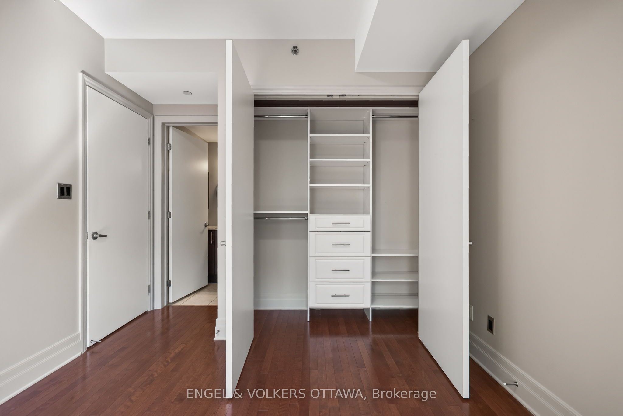 808 Bronson Avenue 209 Property Photo 16
