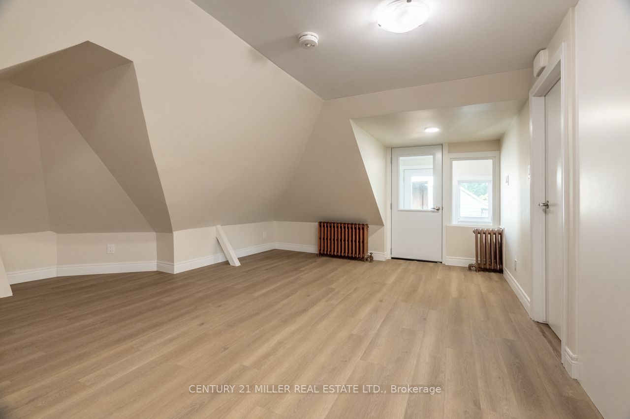 124 Gladstone Avenue Property Photo 7