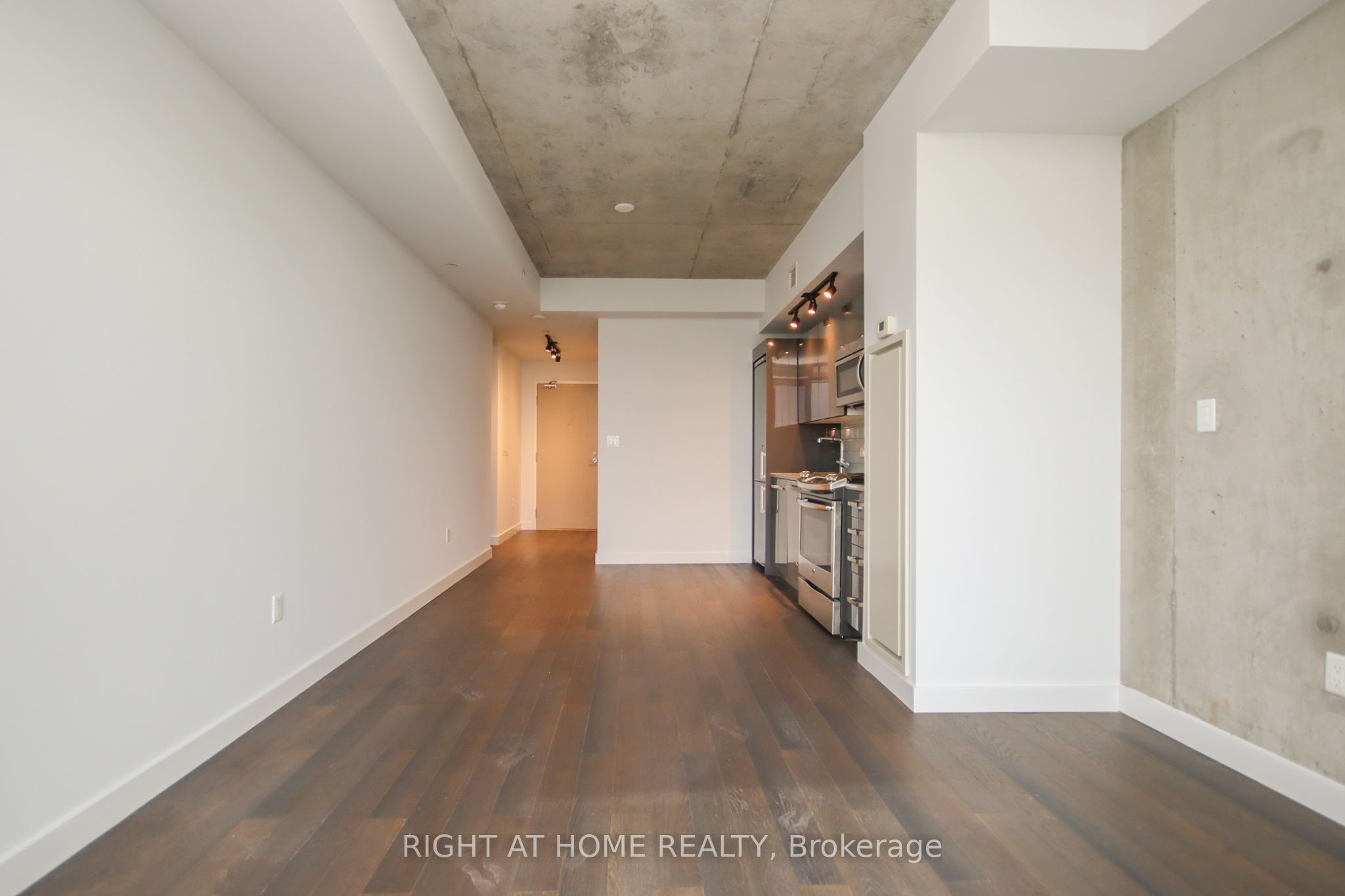 224 Lyon Street 1002 Property Photo 8