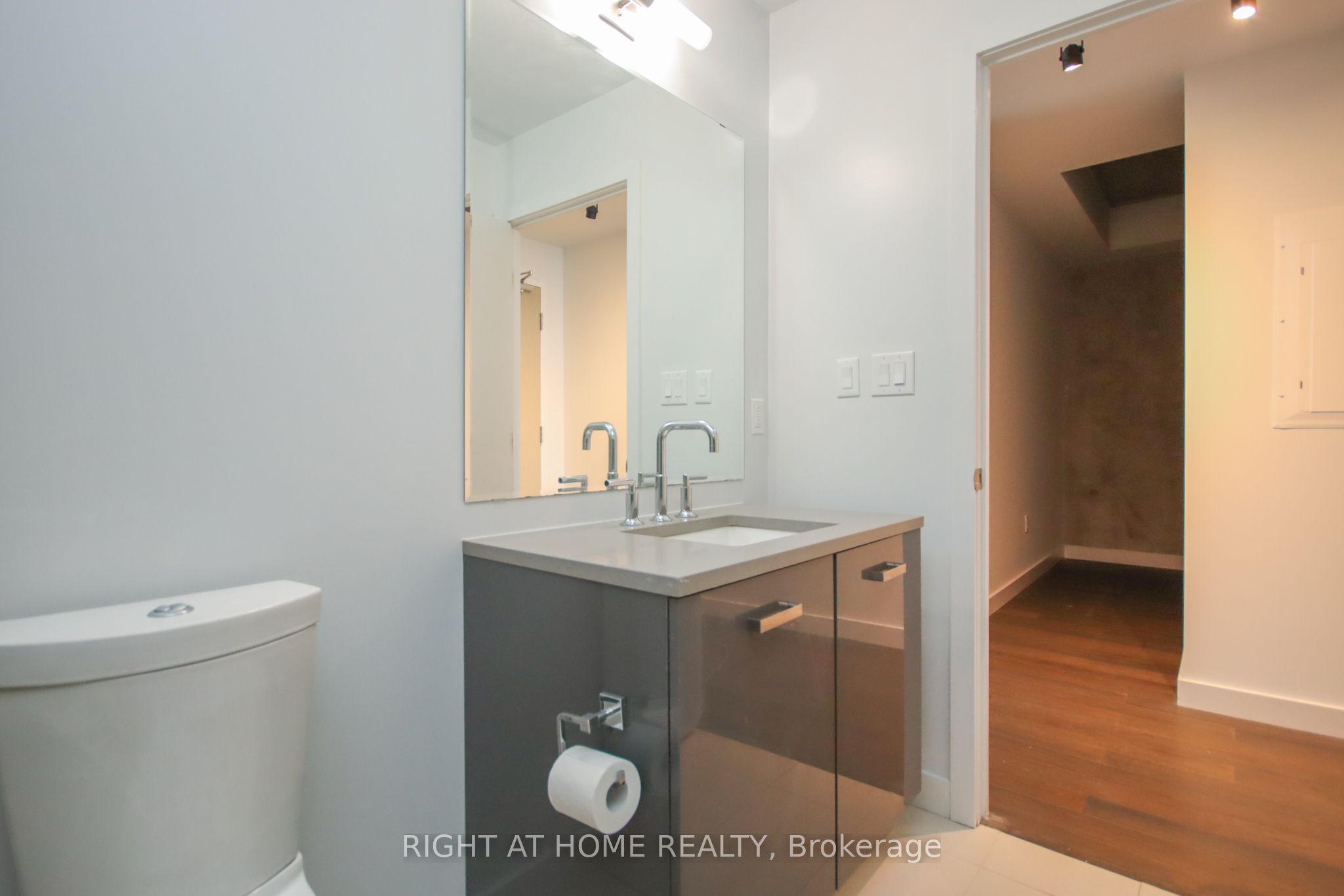 224 Lyon Street 1002 Property Photo 11