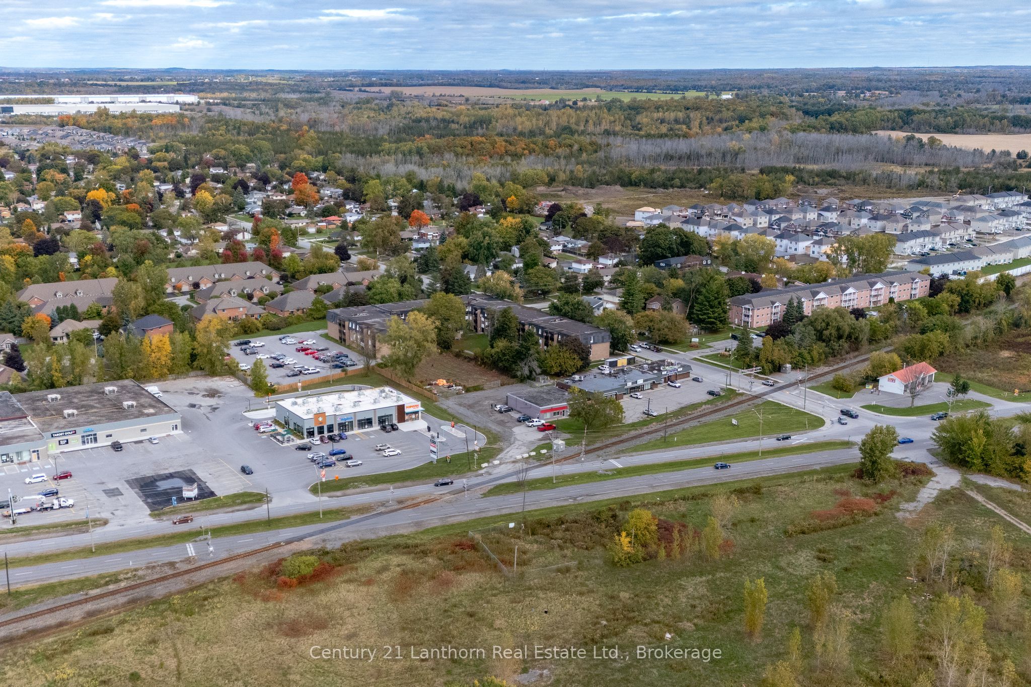 640 Dundas Street E Property Photo 4