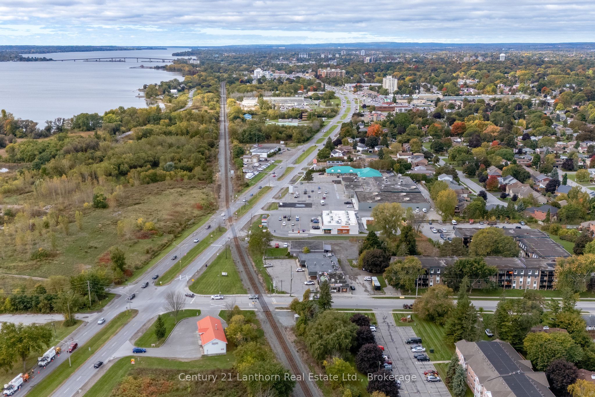 640 Dundas Street E Property Photo 7