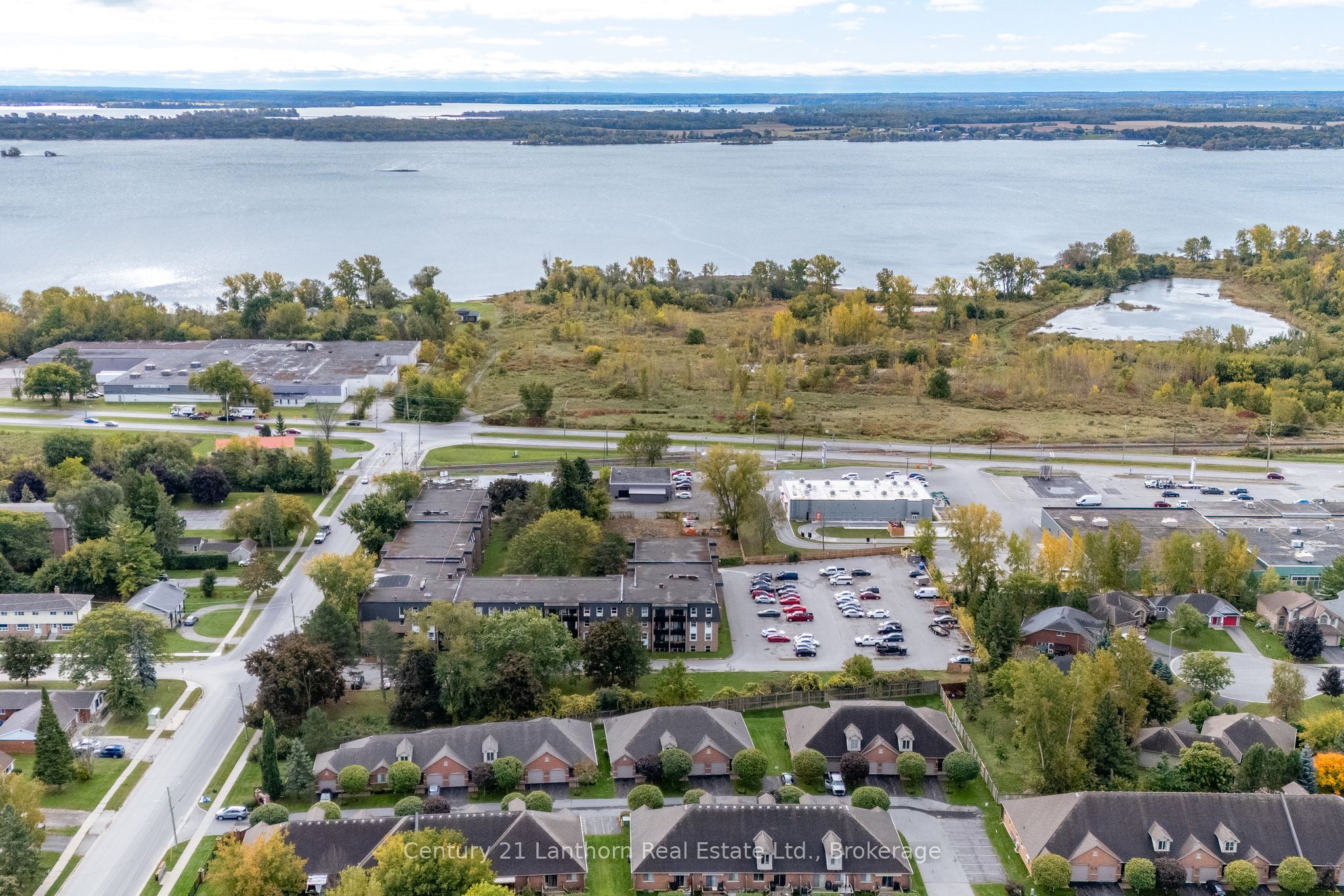 640 Dundas Street E Property Photo 8