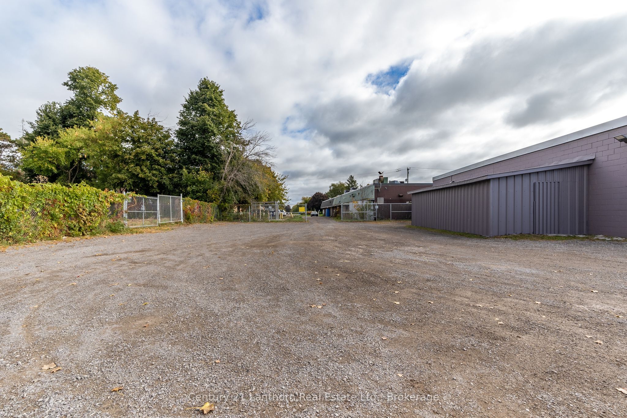 640 Dundas Street E Property Photo 32