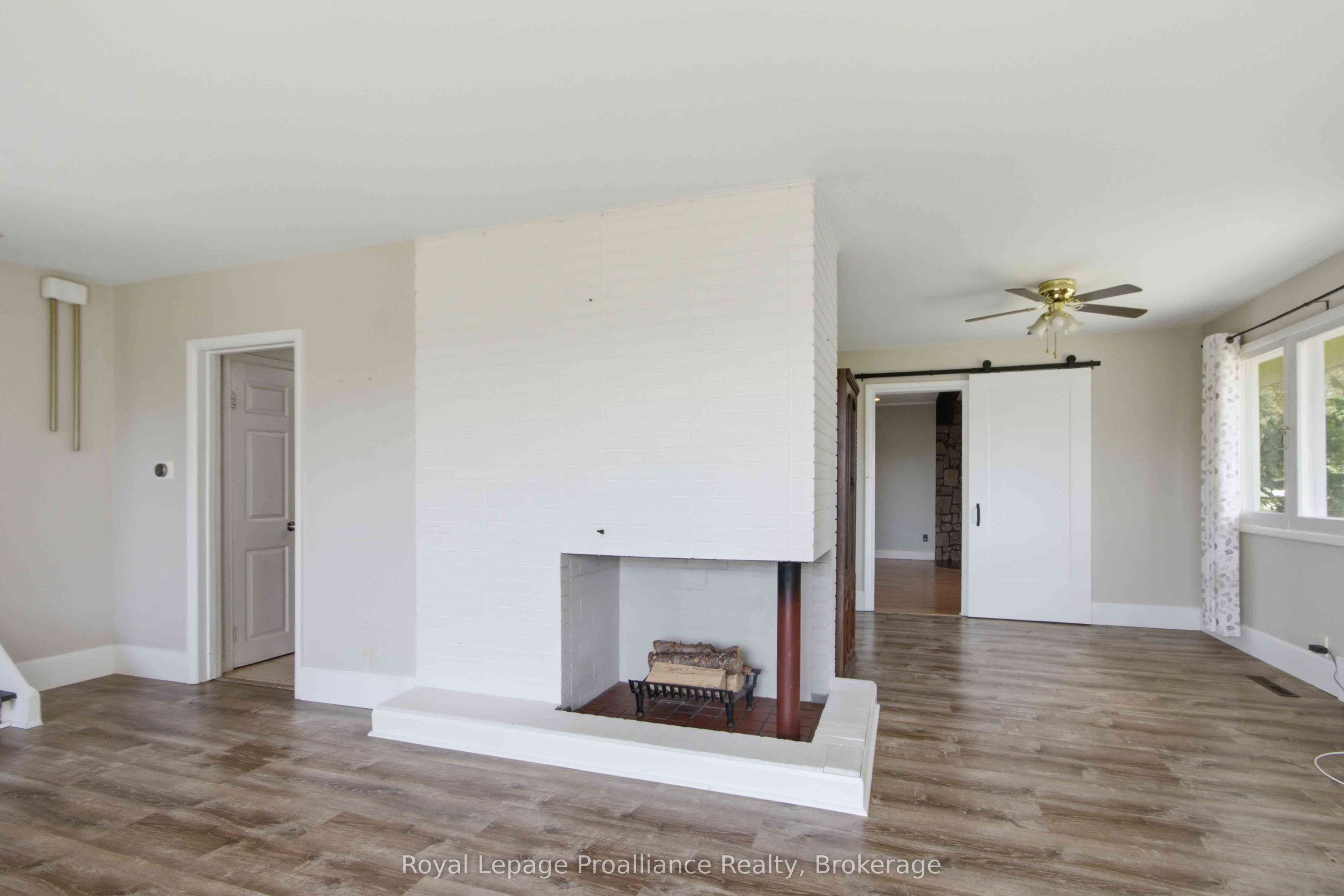 302 King Street Property Photo 7