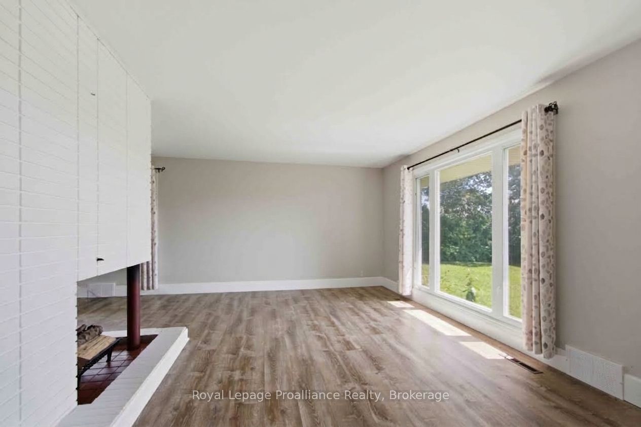 302 King Street Property Photo 8