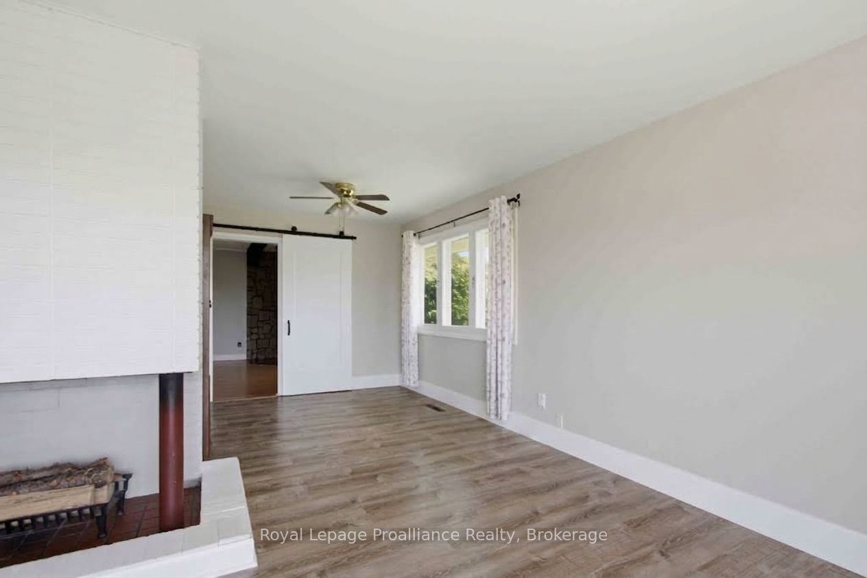 302 King Street Property Photo 9