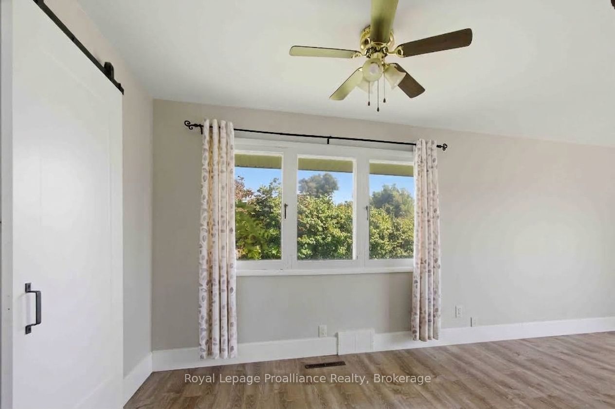 302 King Street Property Photo 10