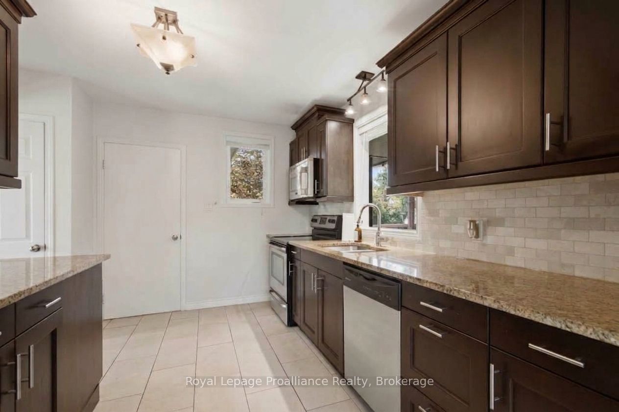 302 King Street Property Photo 14