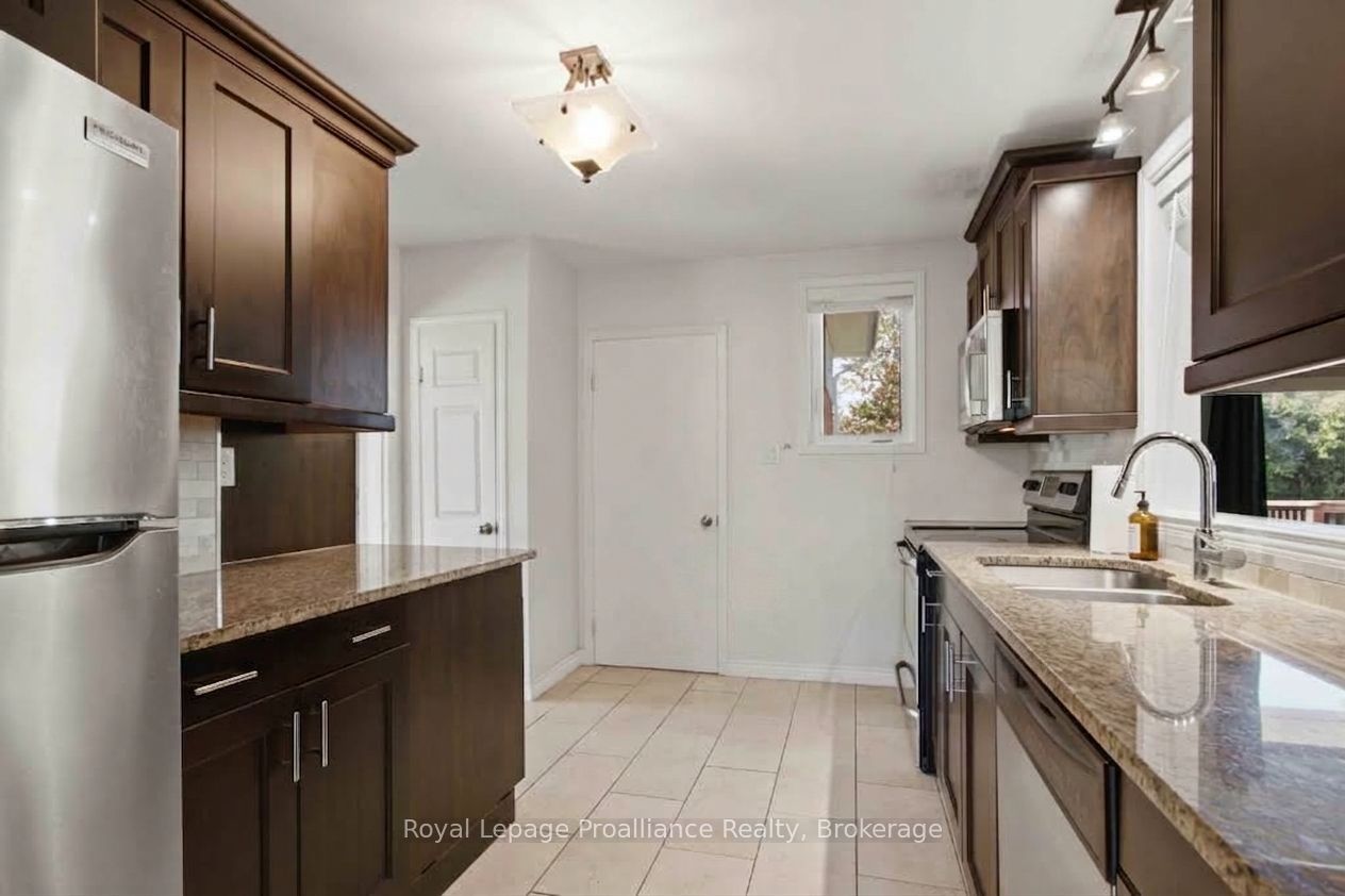 302 King Street Property Photo 15