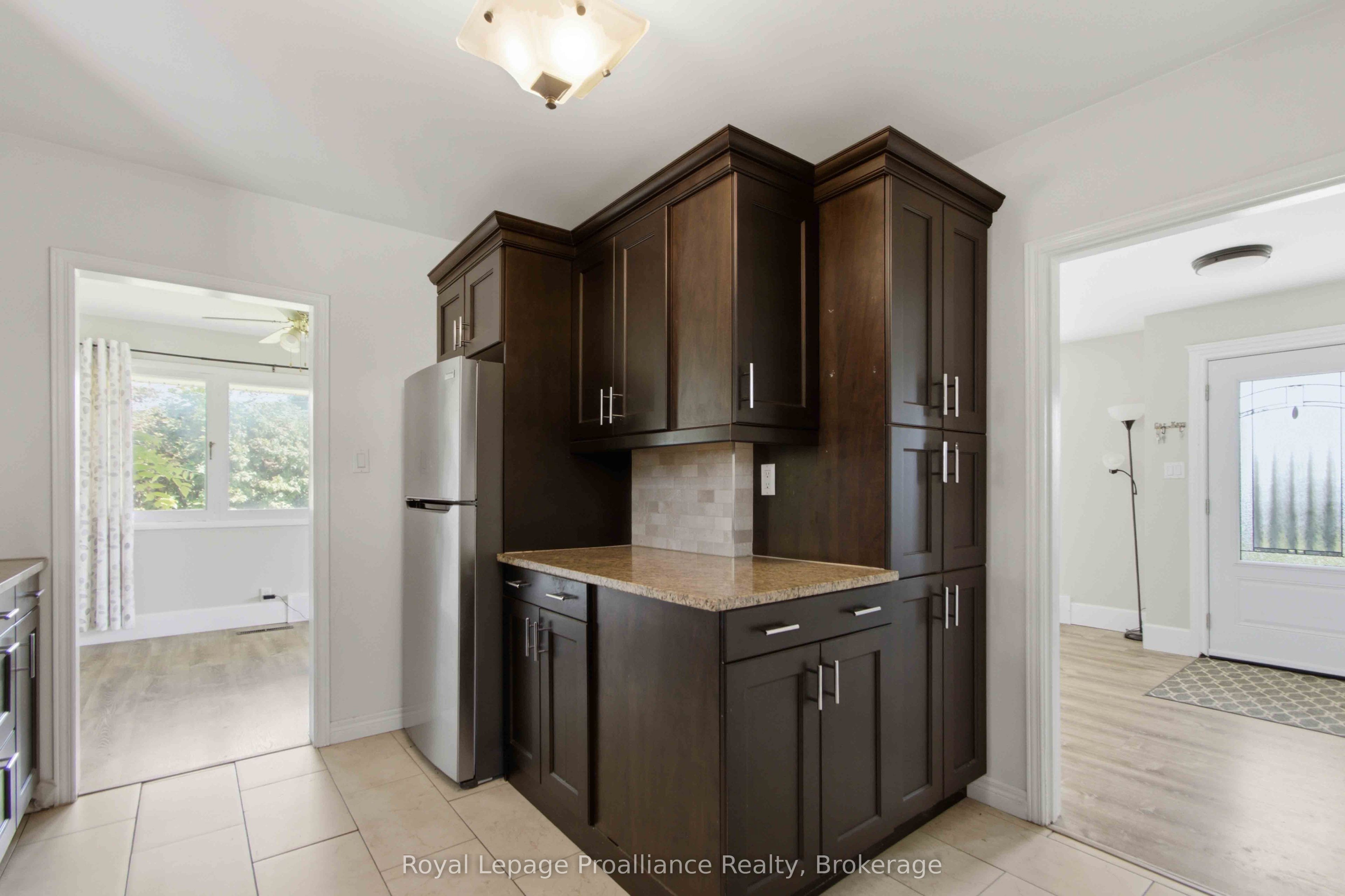 302 King Street Property Photo 17