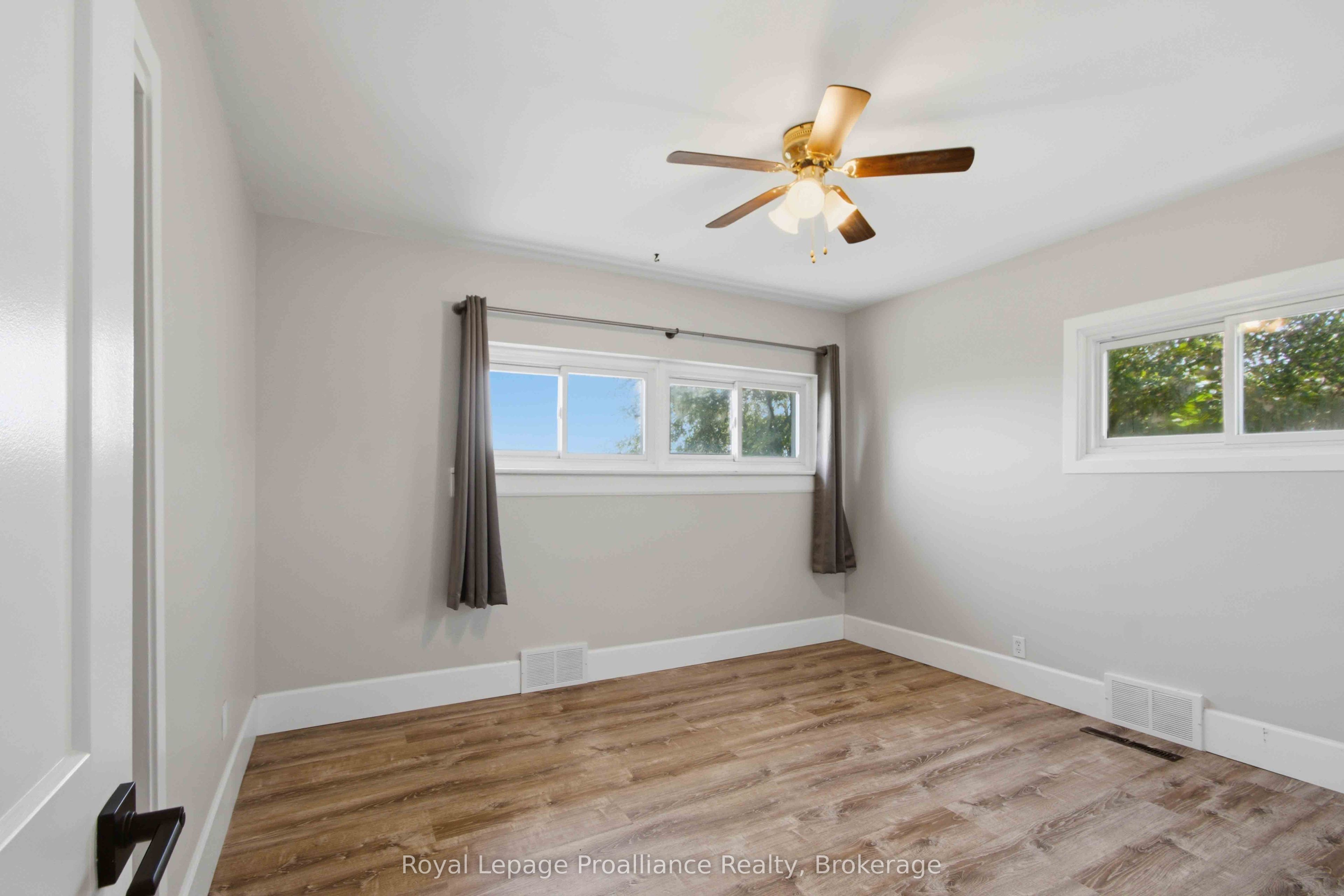 302 King Street Property Photo 18