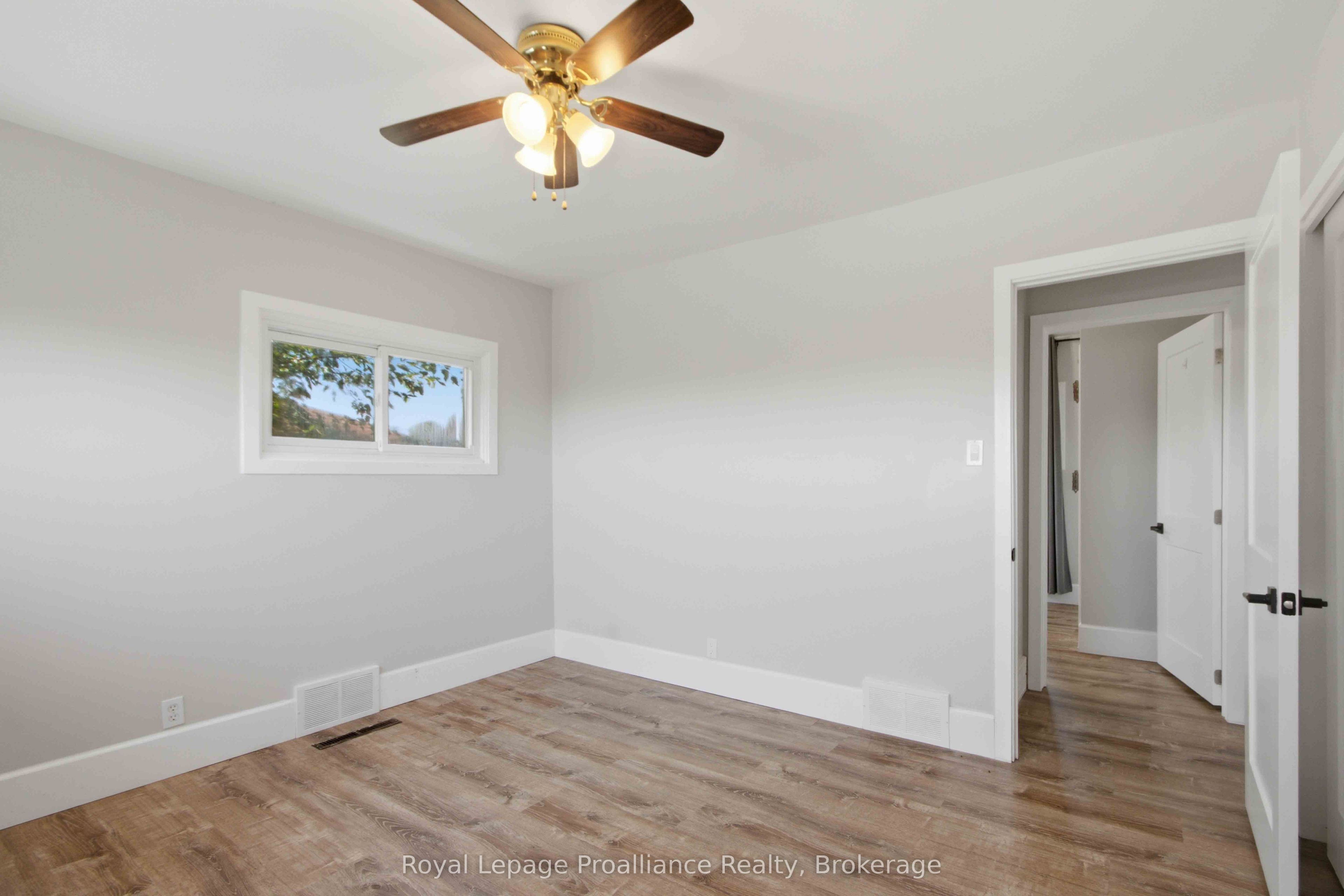 302 King Street Property Photo 19
