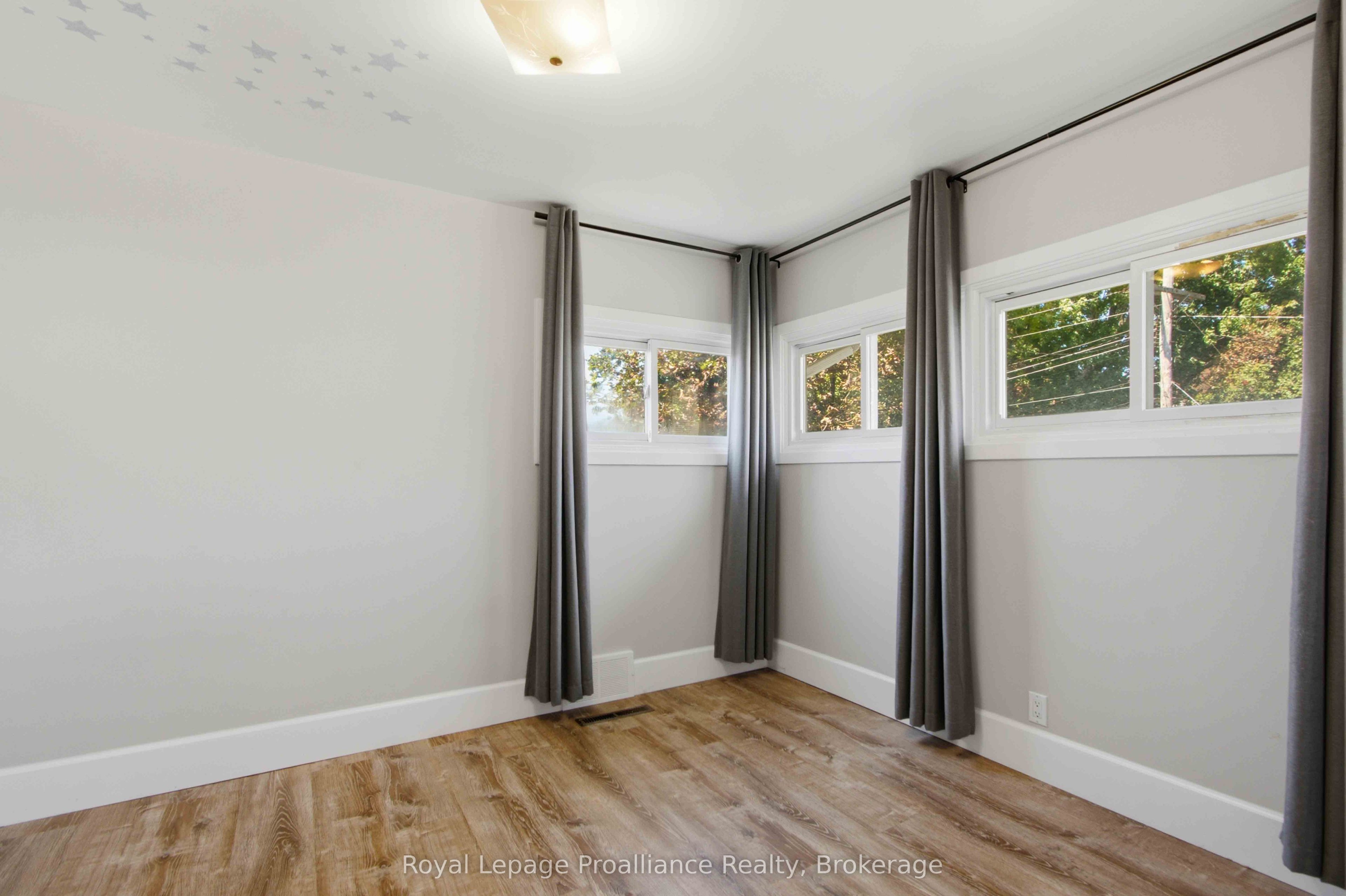 302 King Street Property Photo 20