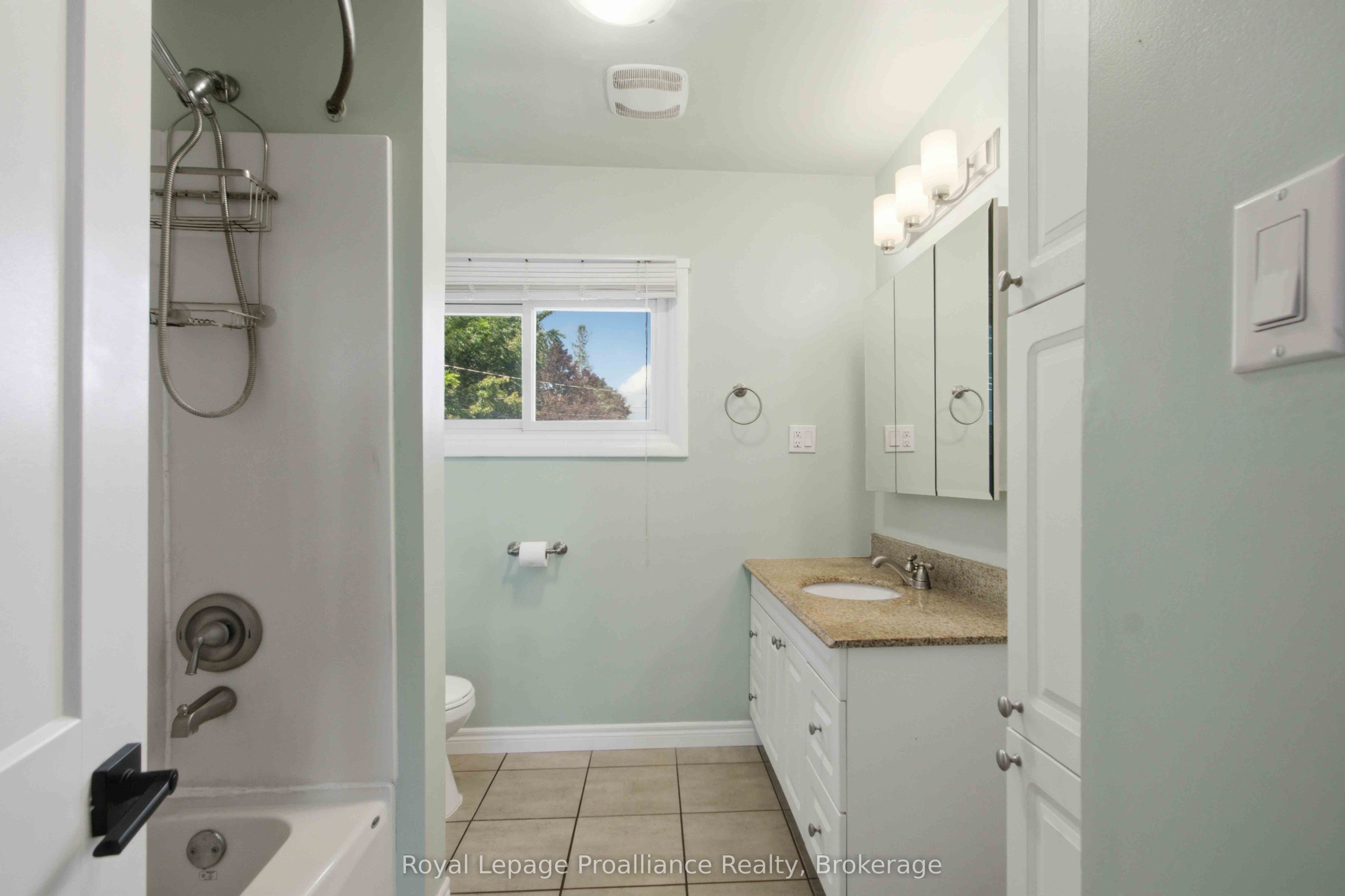302 King Street Property Photo 22