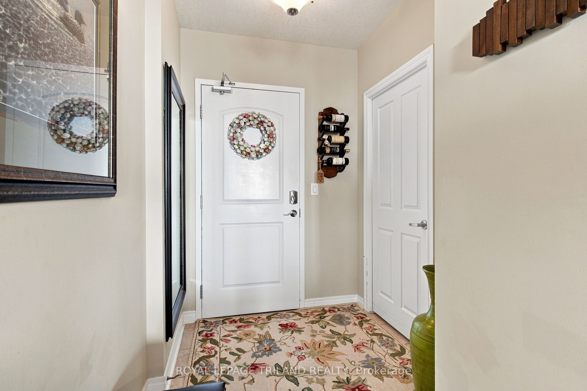 1030 Coronation Drive 1408 Property Photo 5