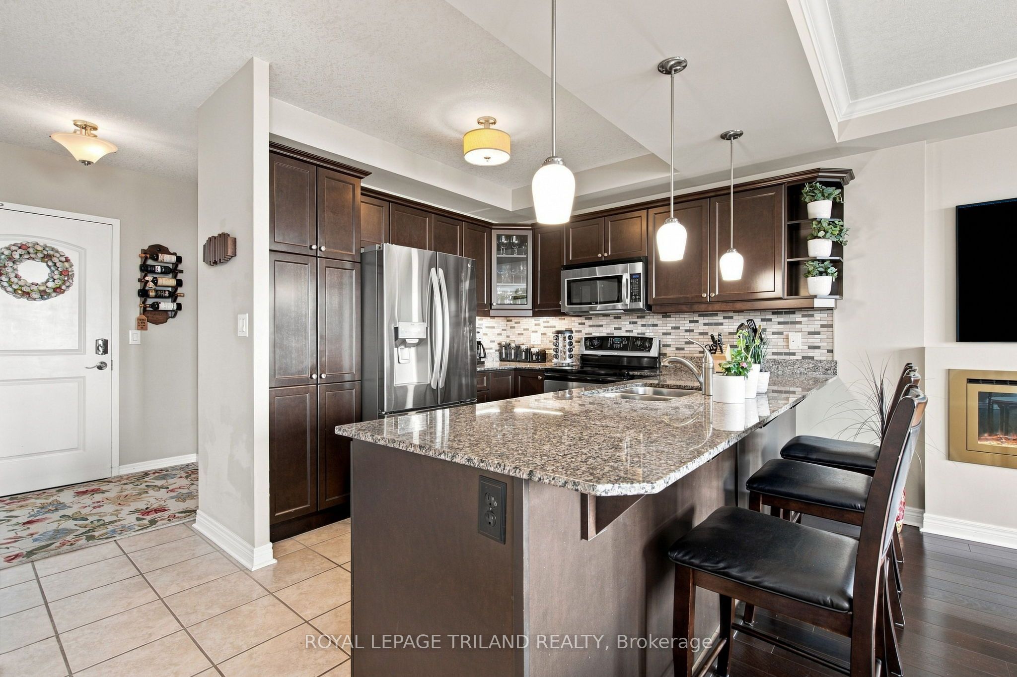 1030 Coronation Drive 1408 Property Photo 9