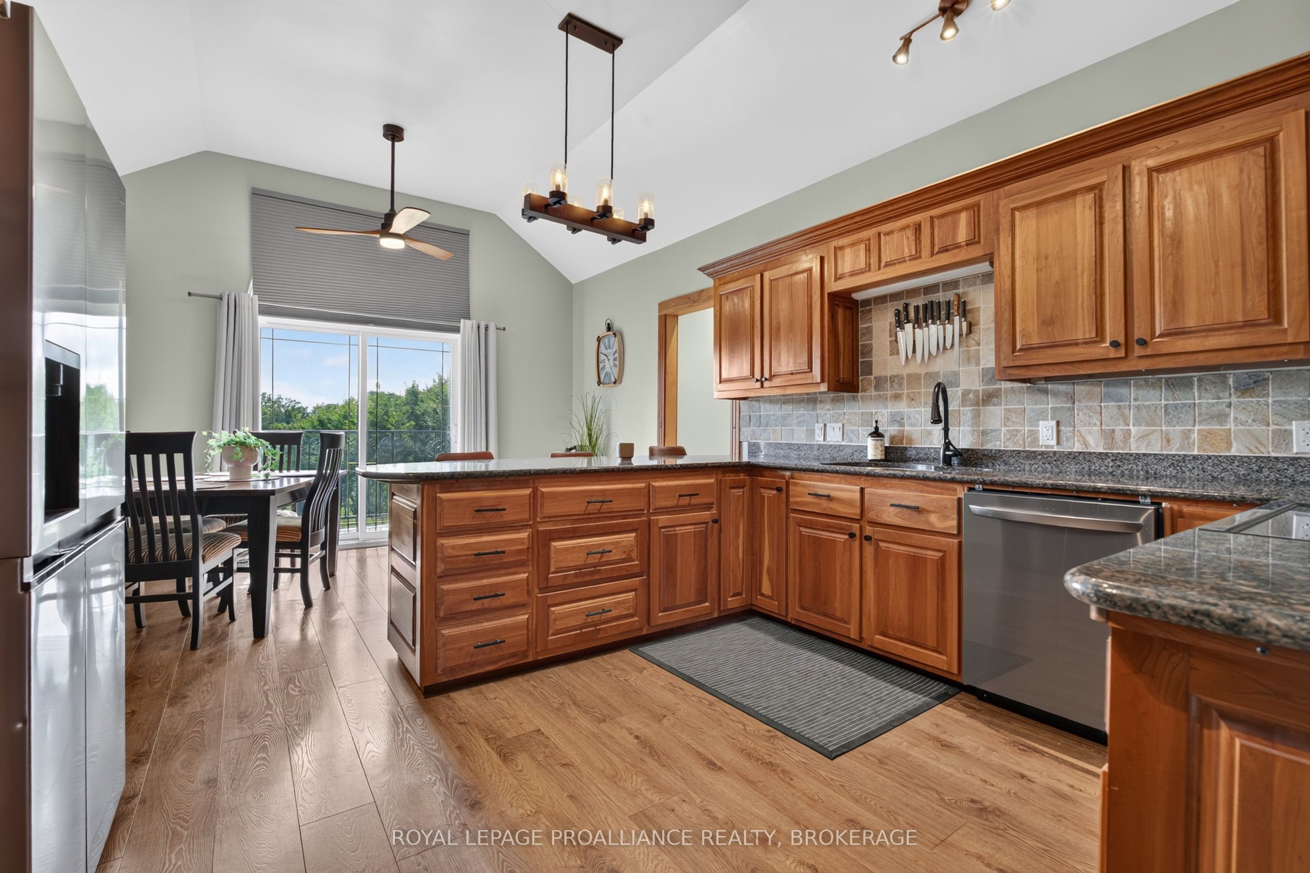 27 Collins Drive Property Photo 9