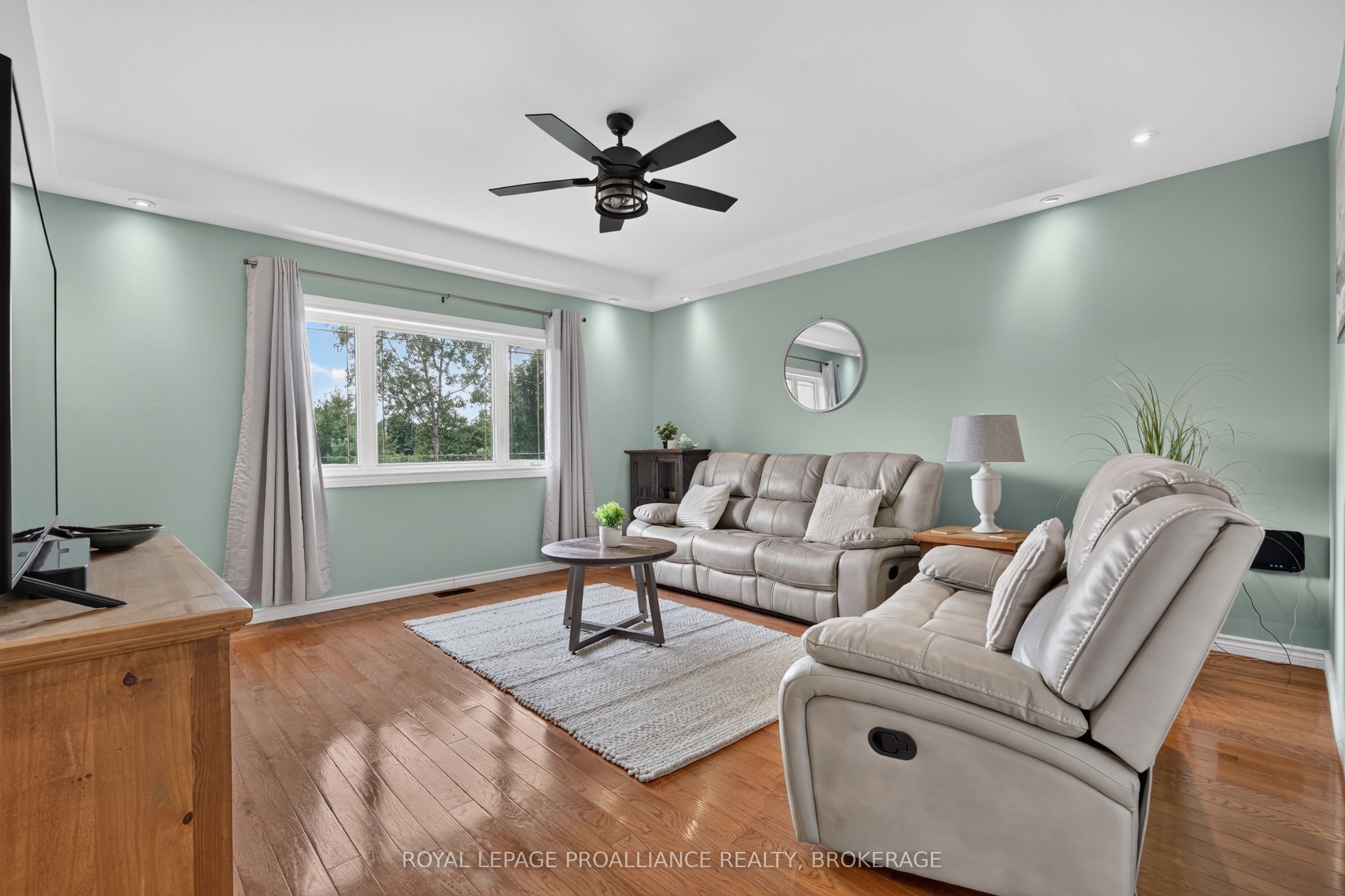 27 Collins Drive Property Photo 16