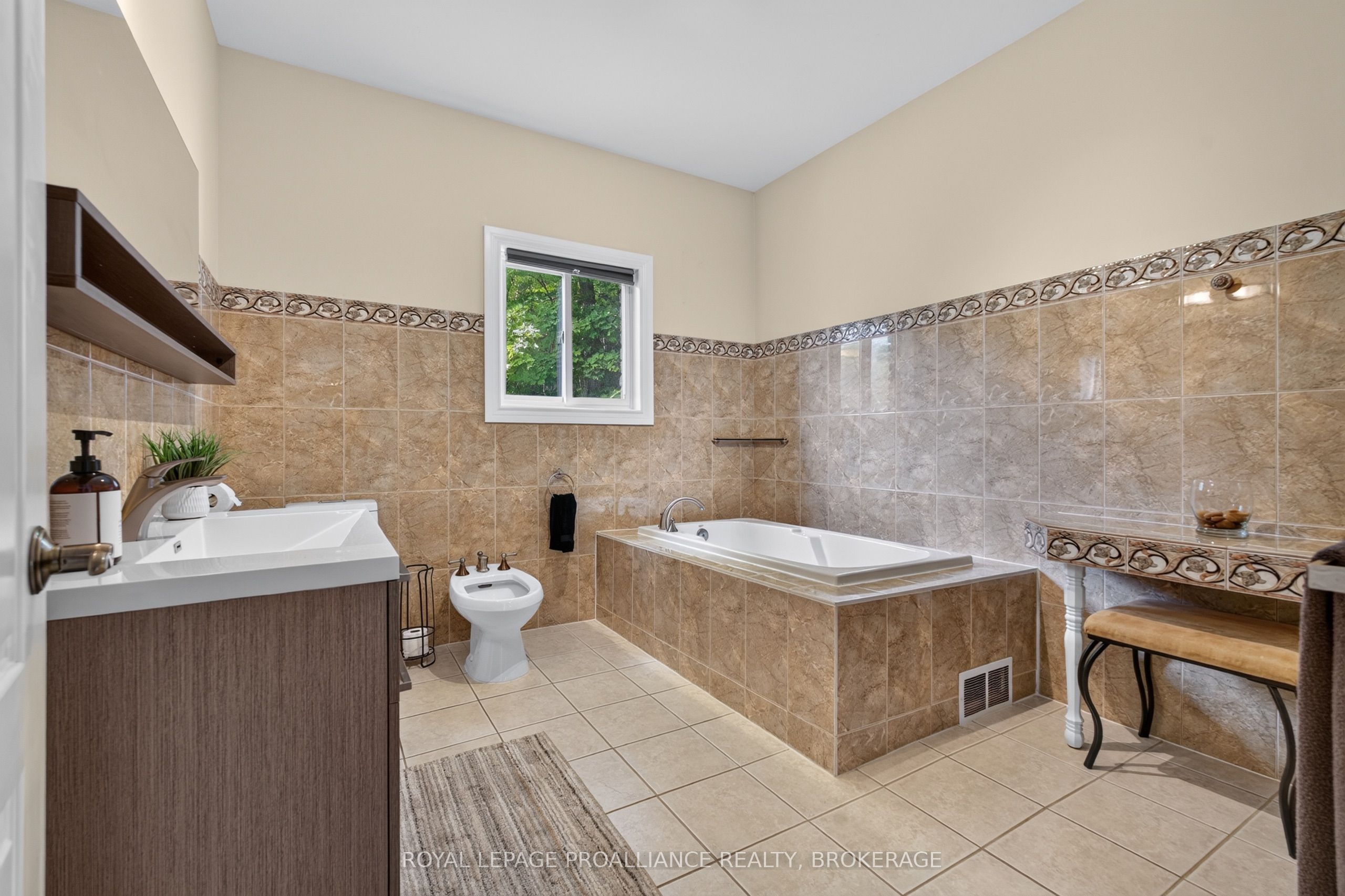 27 Collins Drive Property Photo 27